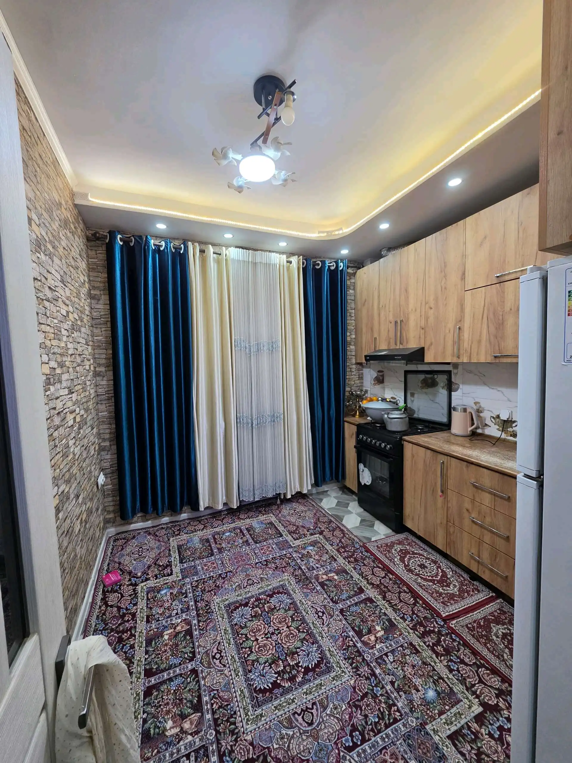 3-к квартира, 4 этаж, 77 м², фирдавси