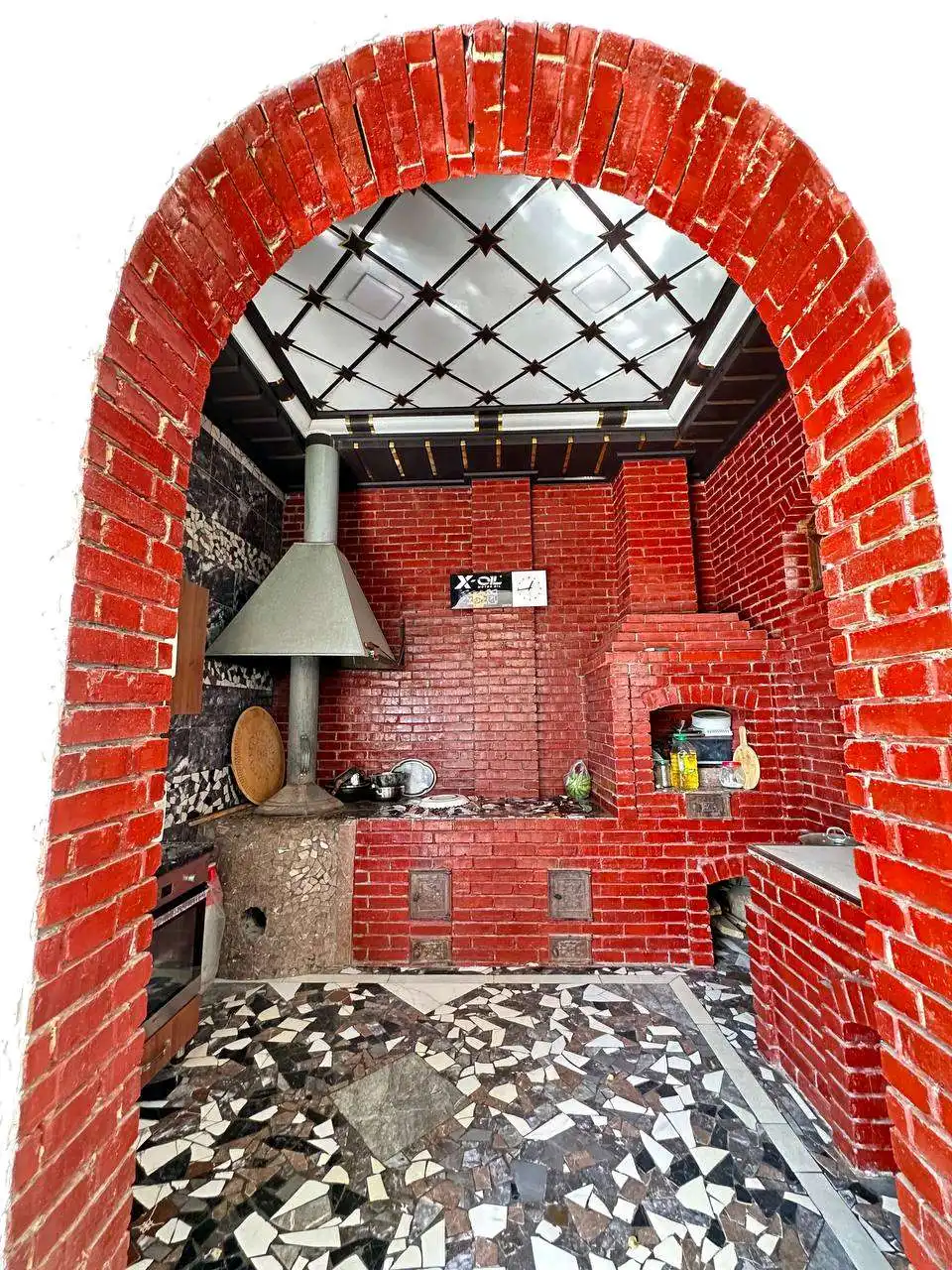 2 этажный, 7-комн. дом, 400 м², 2 соток, Сино