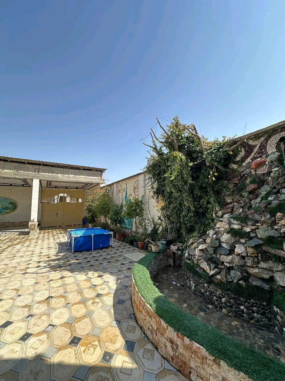 2 этажный, 7-комн. дом, 400 м², 2 соток, Сино