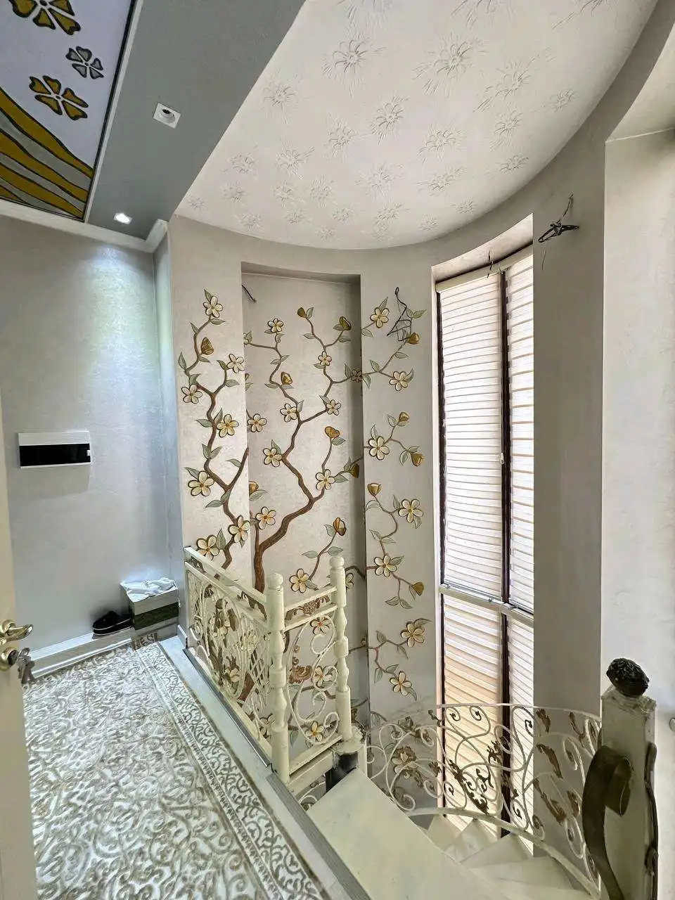 2 этажный, 7-комн. дом, 400 м², 2 соток, Сино