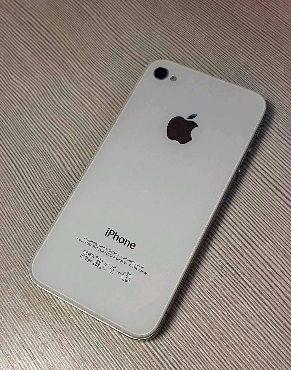 Apple iPhone 4S, 8GB