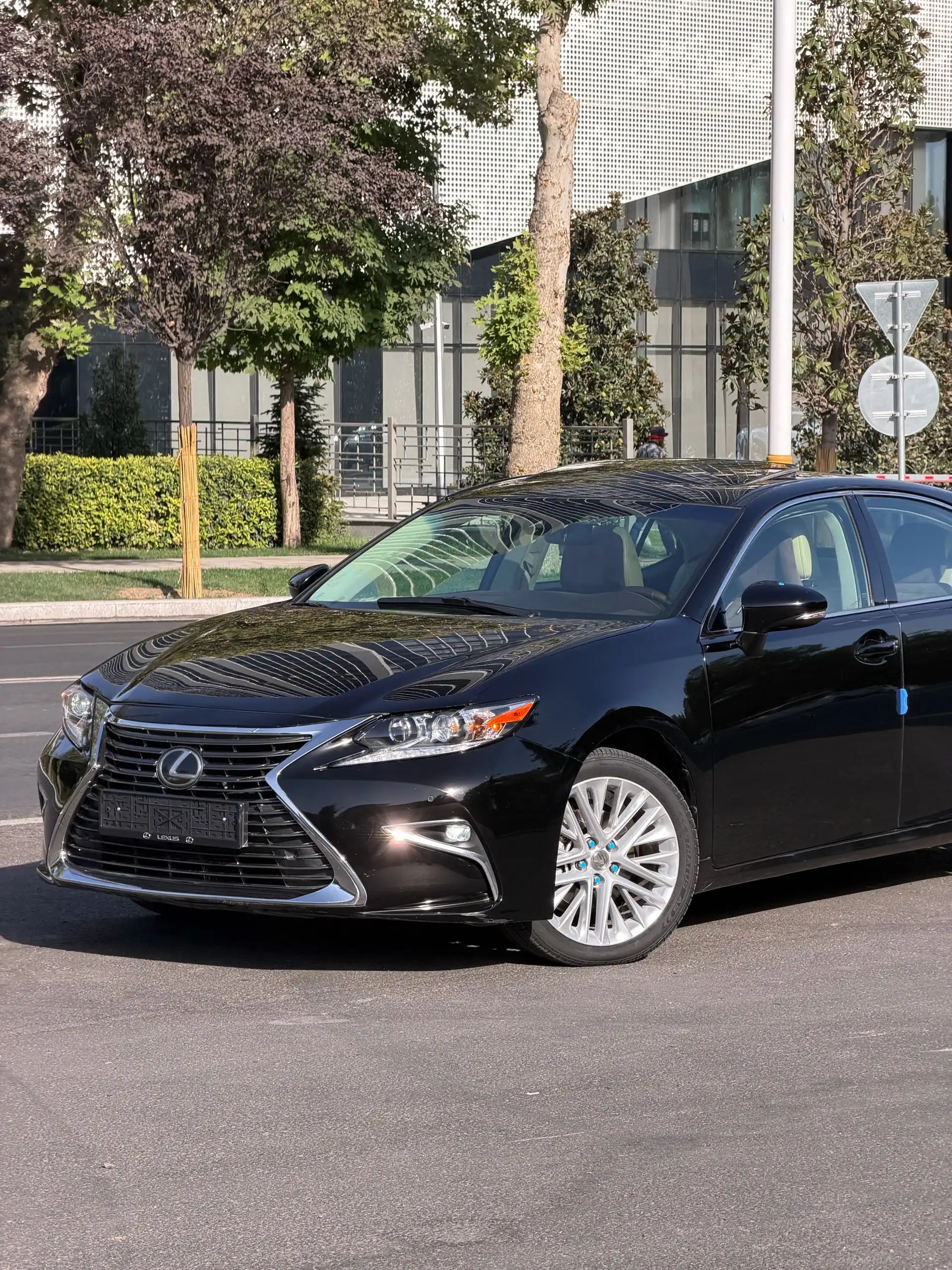 Lexus Es series 2016 — фото 2