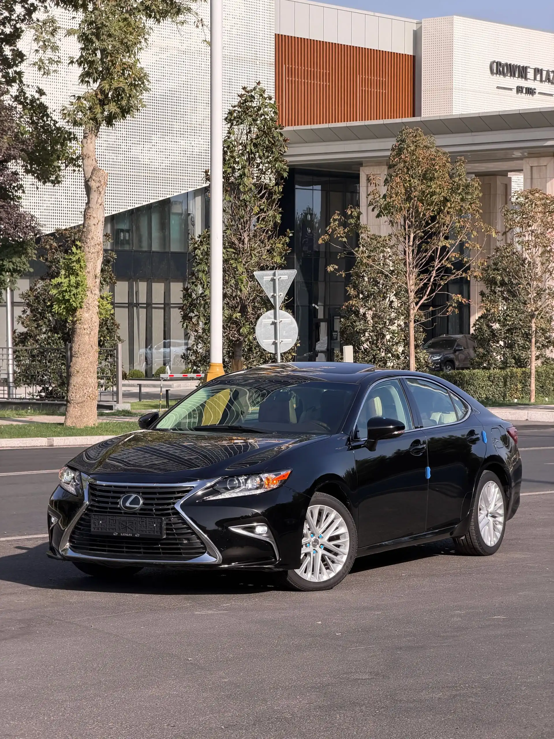 Lexus Es series 2016 — фото 3