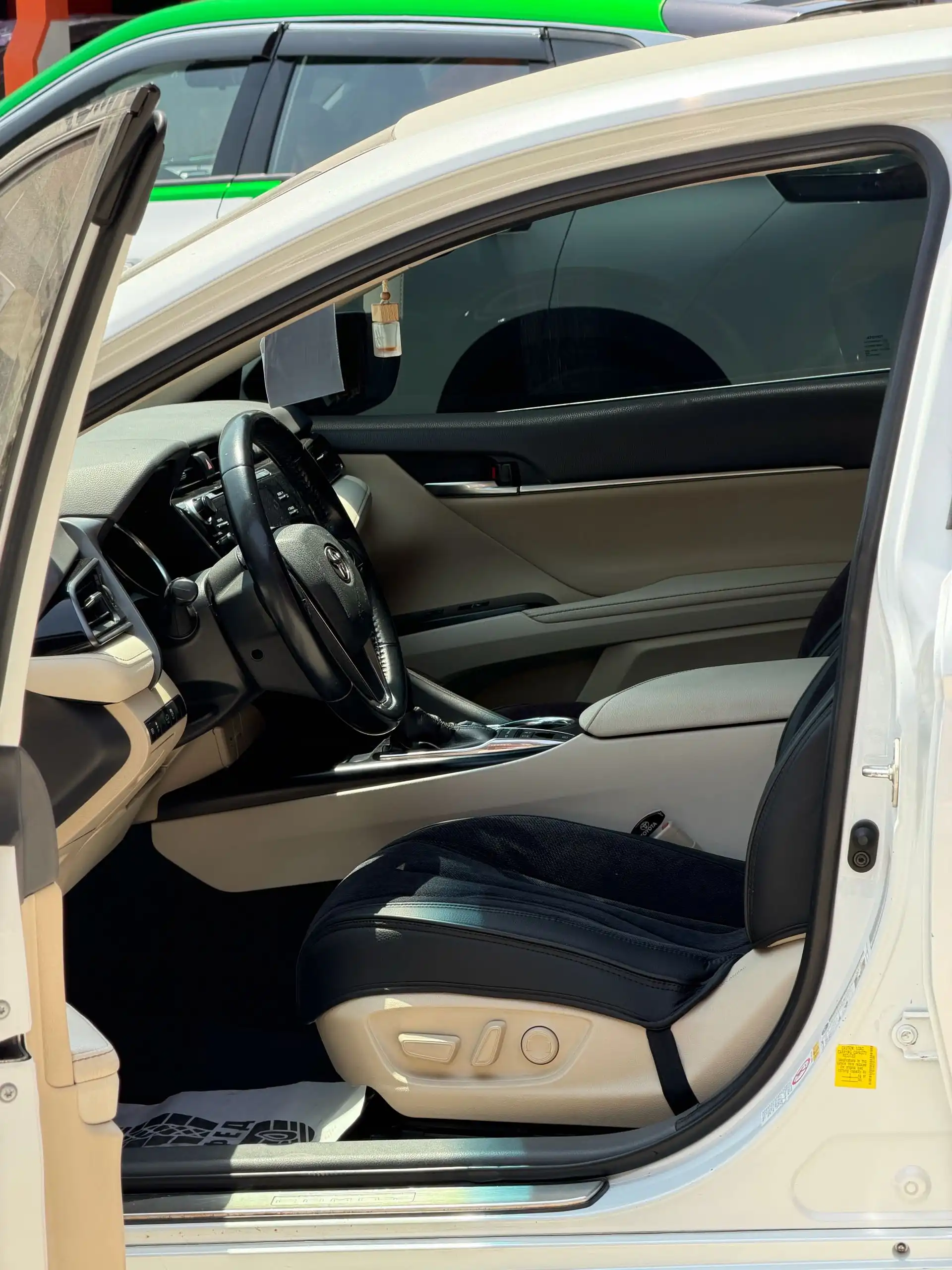 Toyota Camry 2019 — фото 12