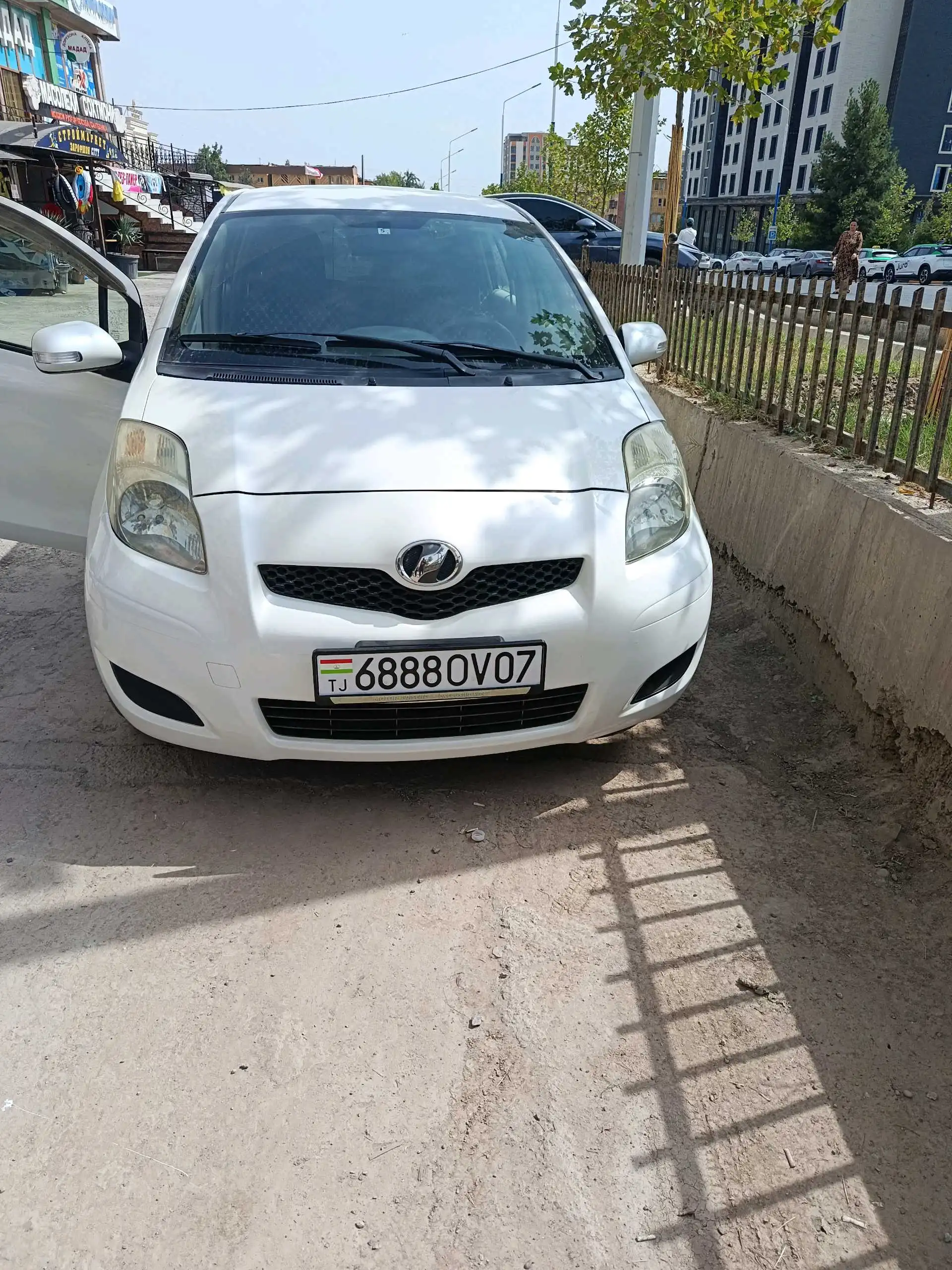 Toyota Vitz 2010