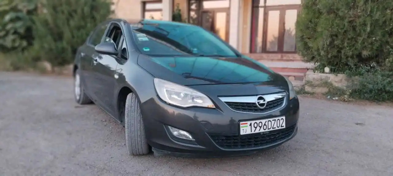 Opel Astra j 2010
