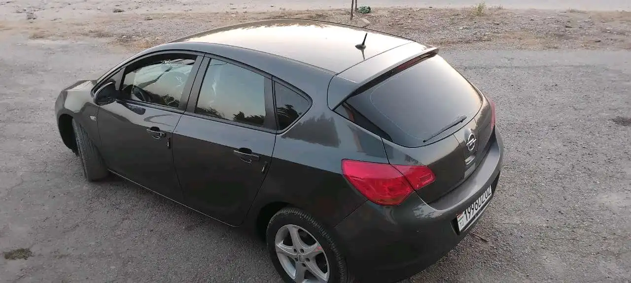 Opel Astra j 2010