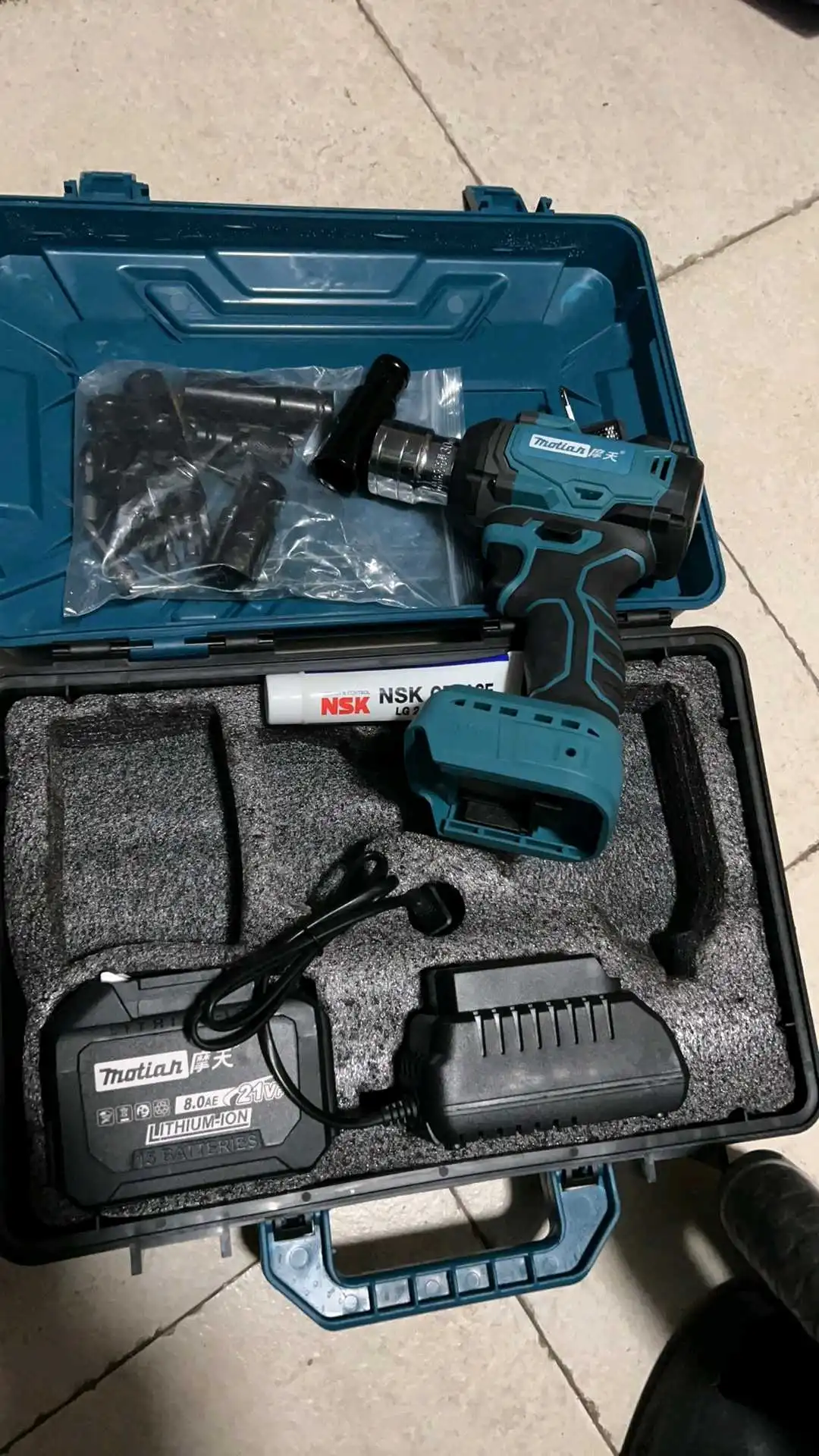 Гайкаверт ва Шруповерт от Motian
