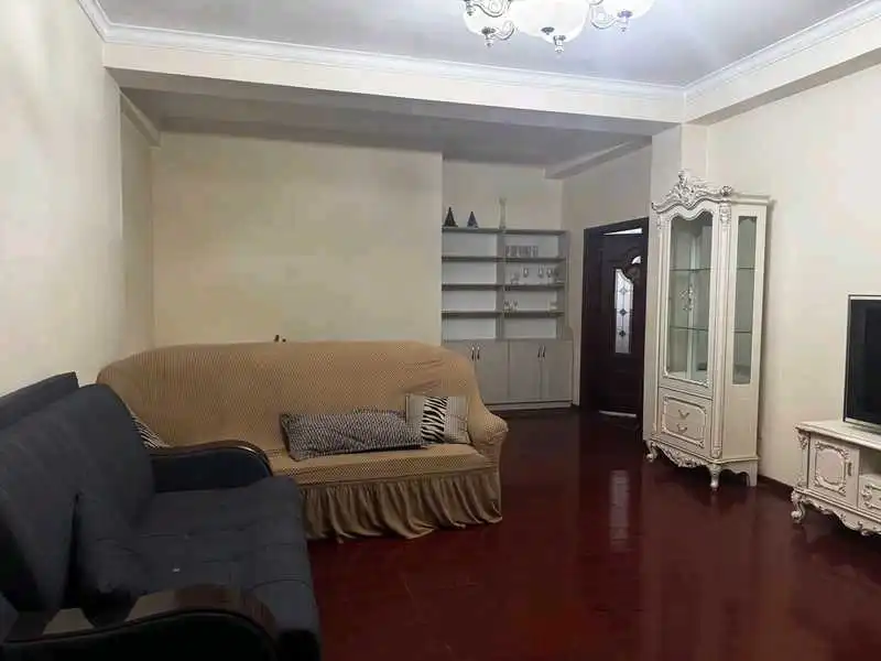 3-к квартира, 3 этаж, 165 м², И Сомони, ЦУМ, МГУ