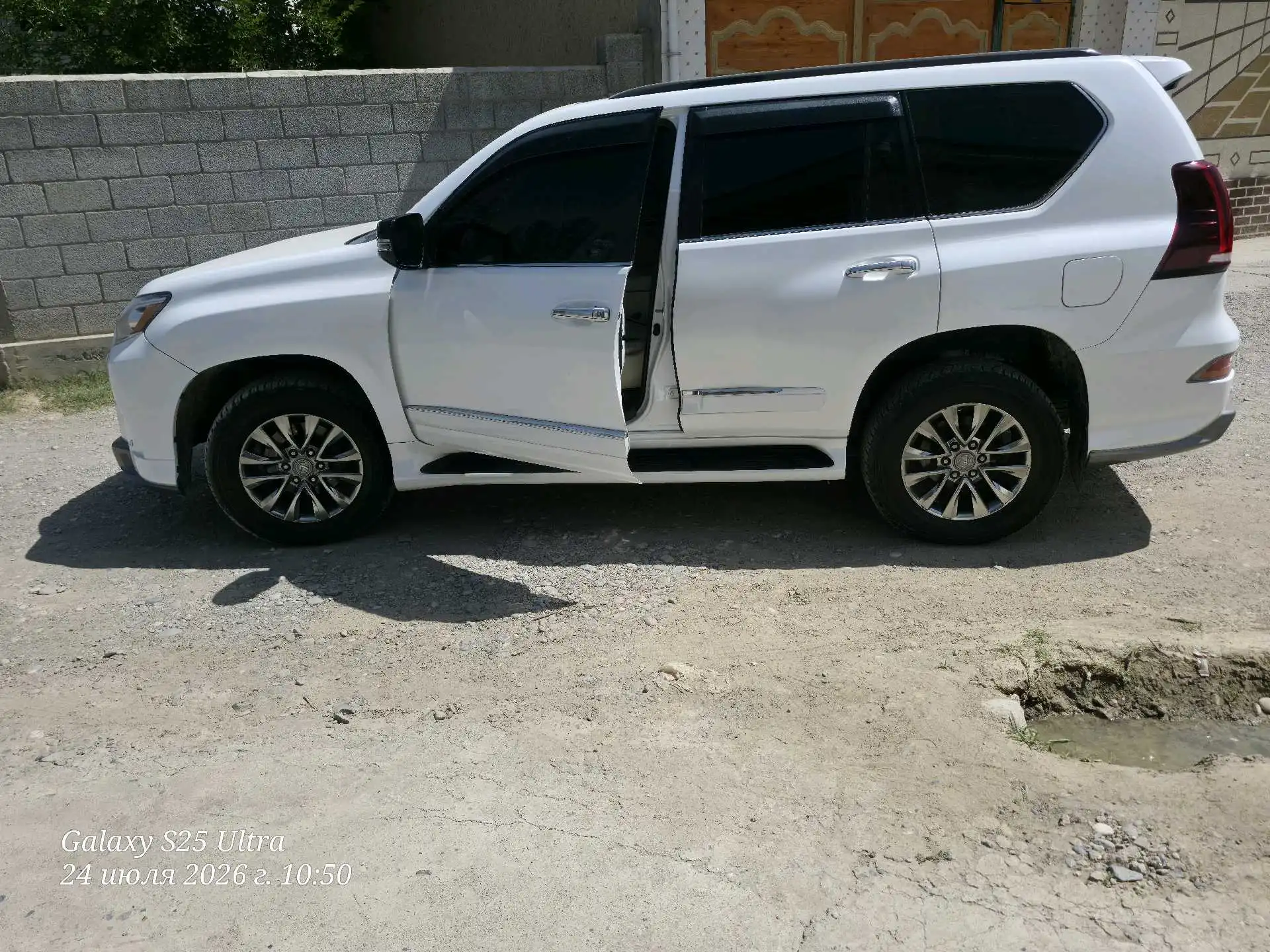 Lexus Gx series 2011