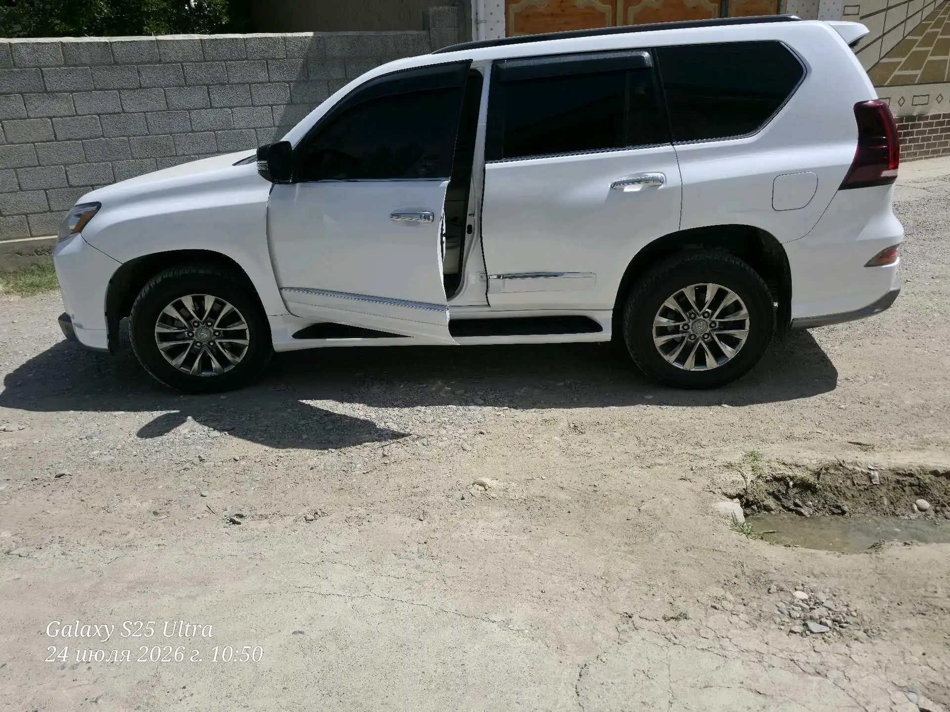 Lexus Gx series 2011