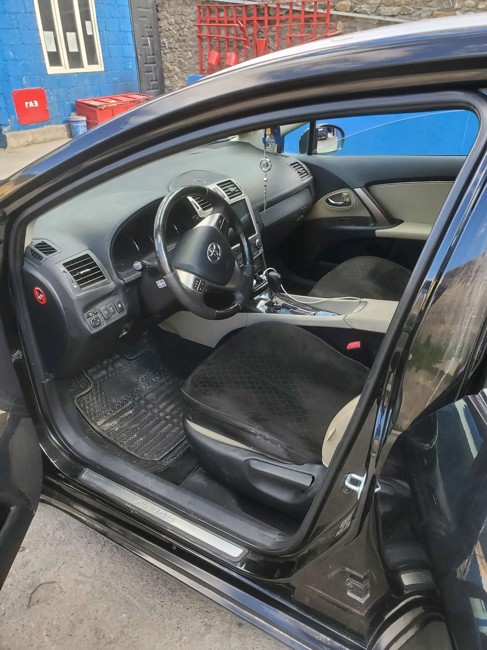 Toyota Avensis 2015