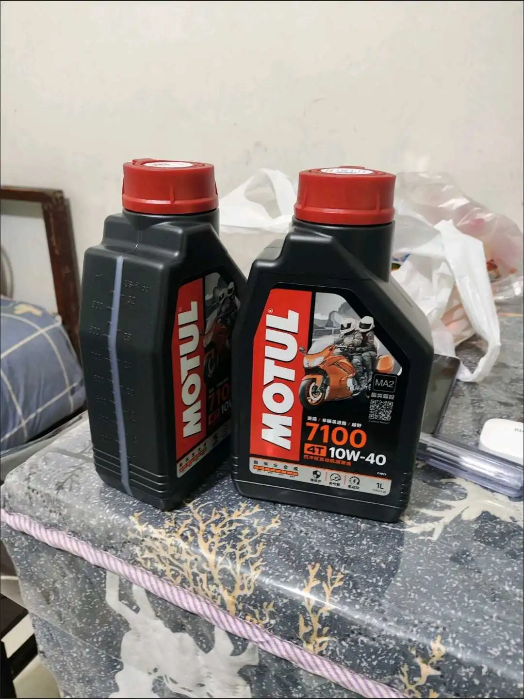 масло motul 10W-40 для мотоцикла 