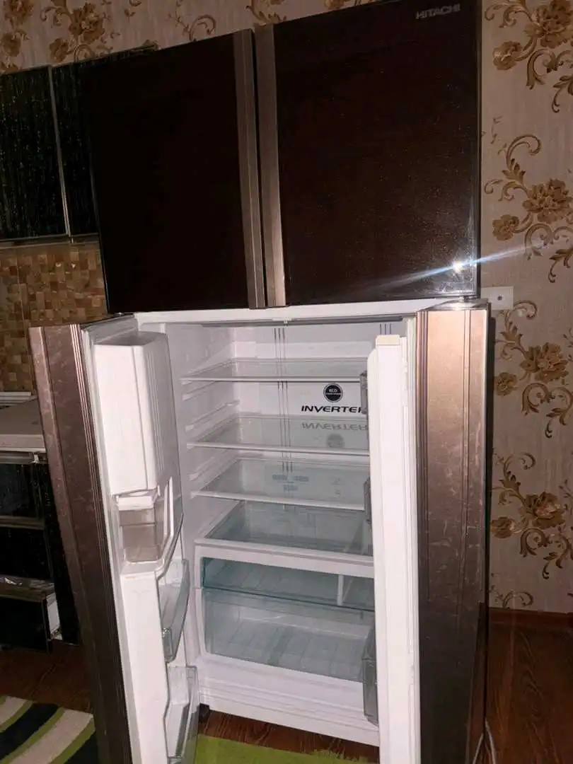 Холодильник HITACHI Inverter отличное состояние
