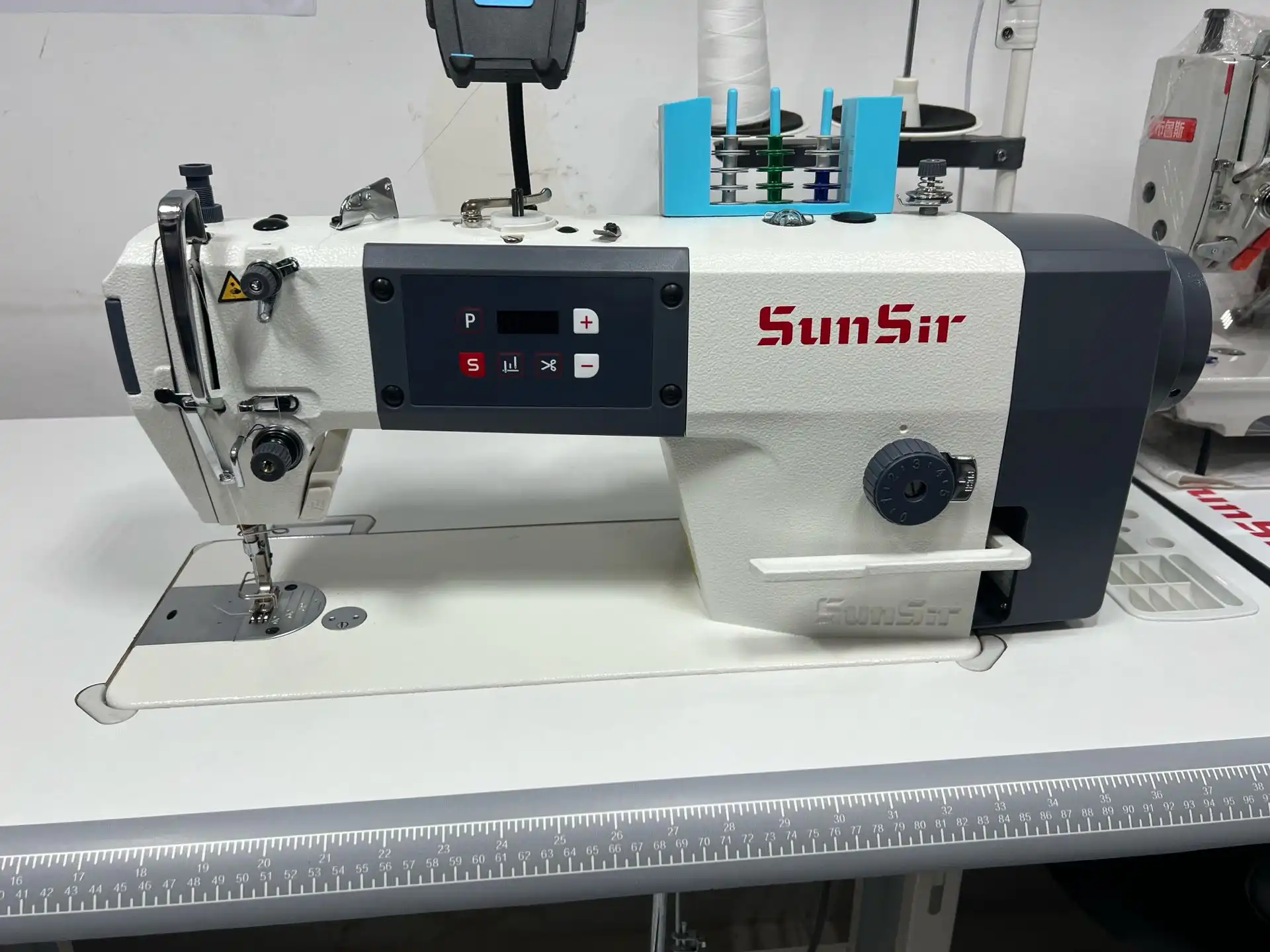 Мошинаи Дарздузи SUNSIR S2 