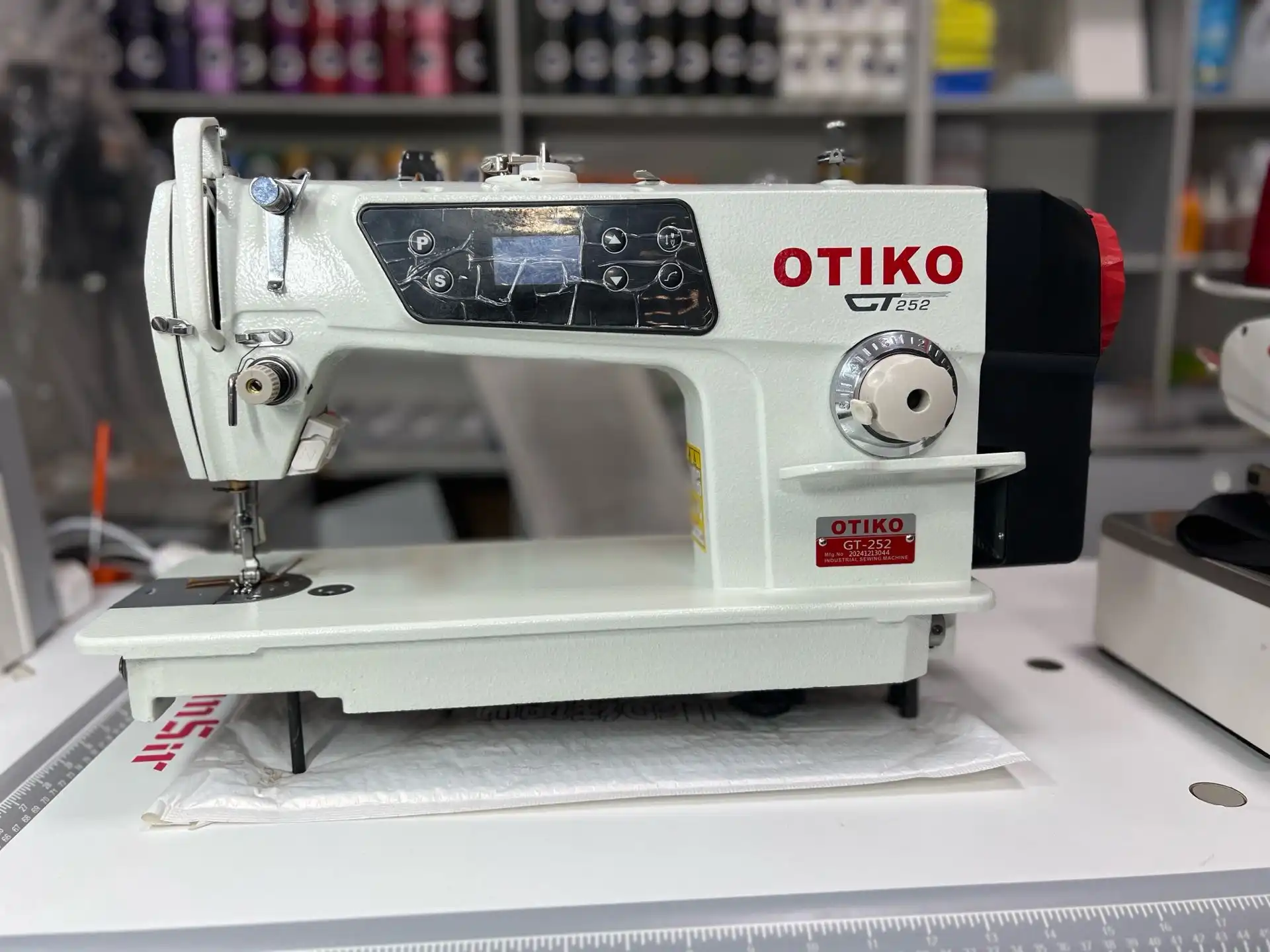 Мошинаи дарздӯзии OTIKO GT-252