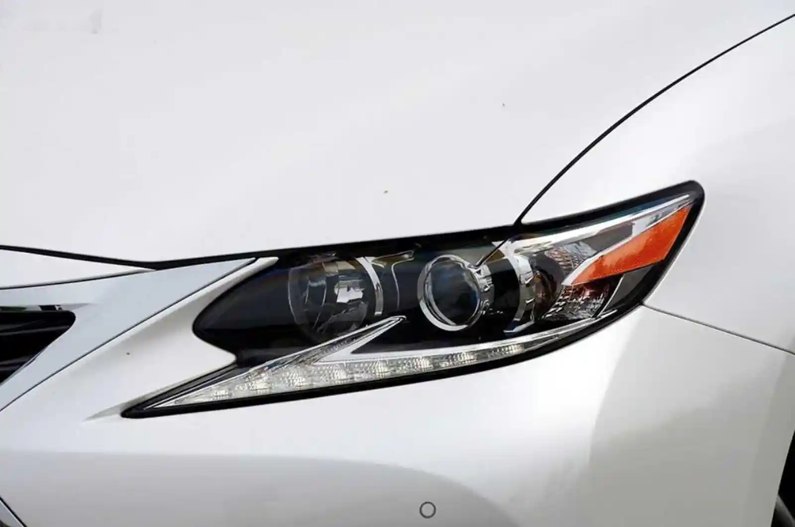 Стекло фары Lexus ES 6 рестайлинг 2015-2018 — фото 2