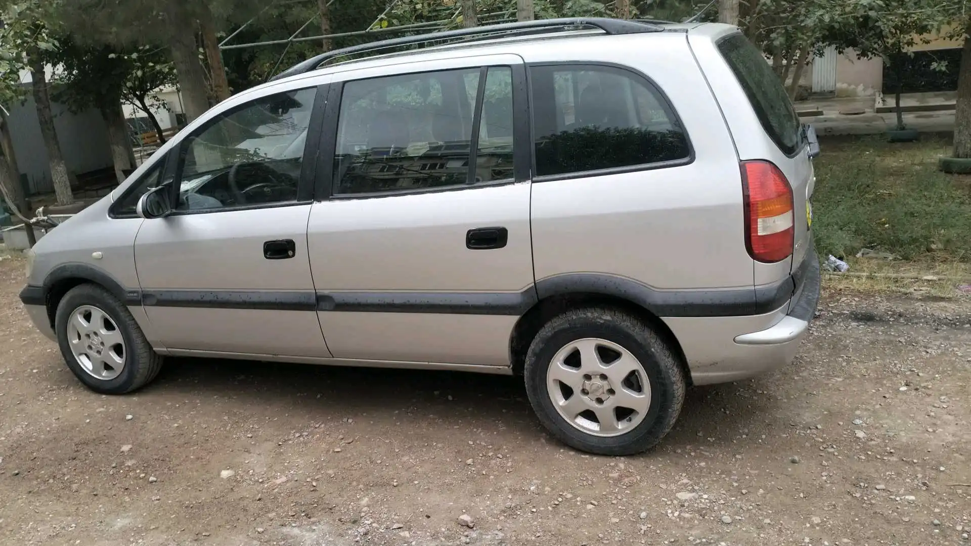 Opel Zafira 2000 — фото 2
