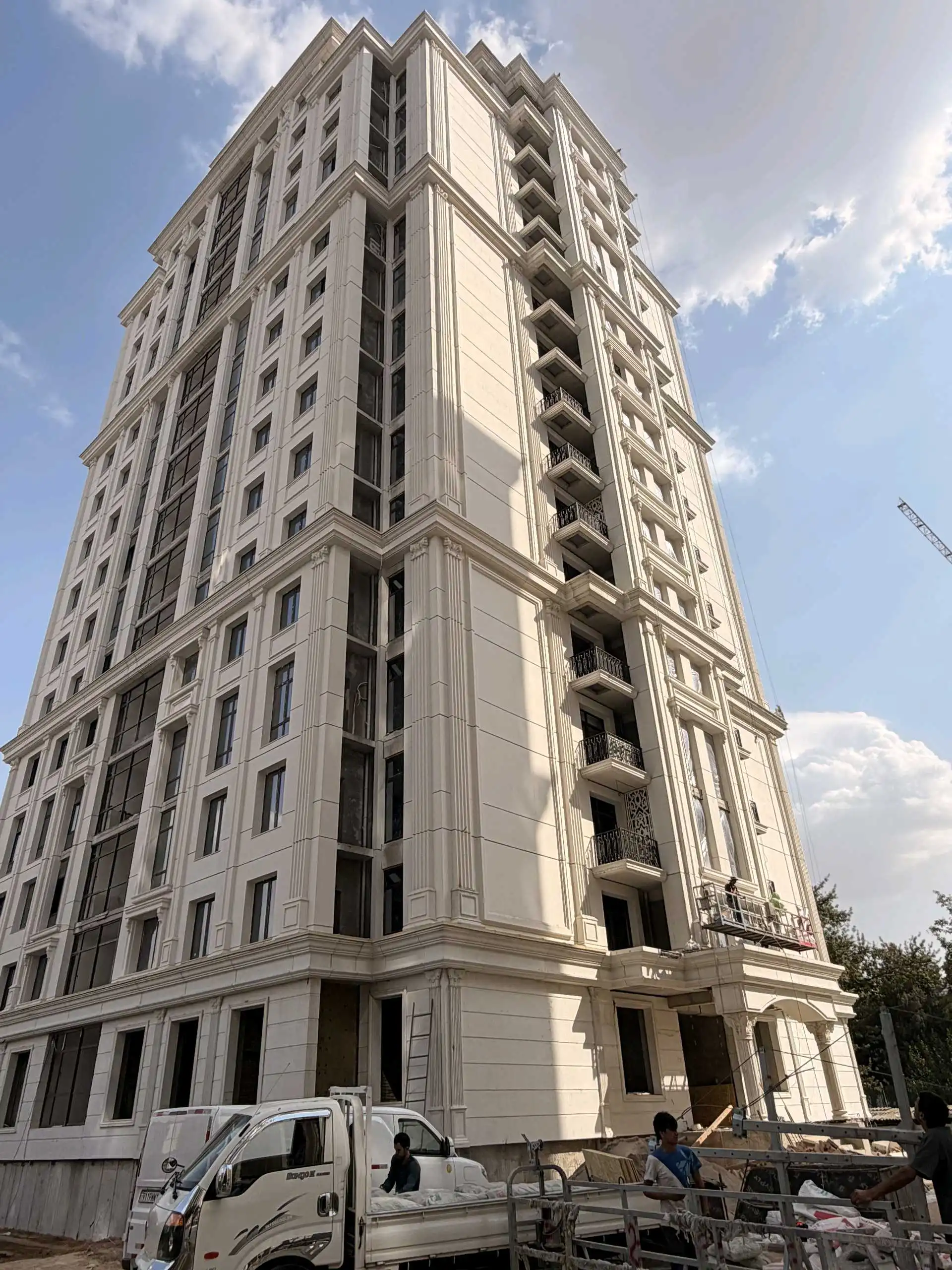 4-к квартира, 15 этаж, 144 м², Зеленый бозор ру ба руи маориф ...  Хамаи Бинохо сохтмони 77 этажара нигох мекна — фото 2