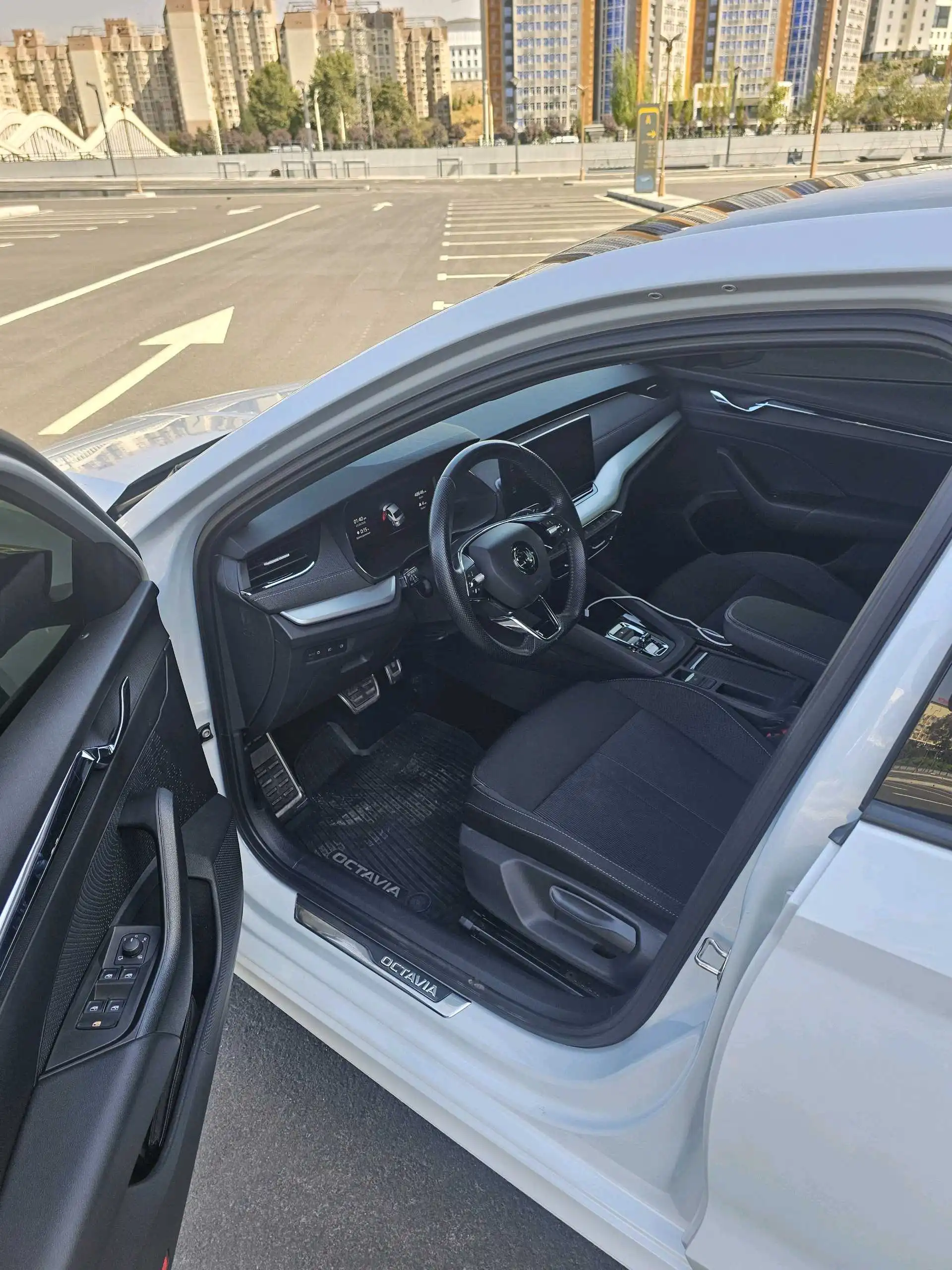 Skoda Octavia 2023 — фото 6