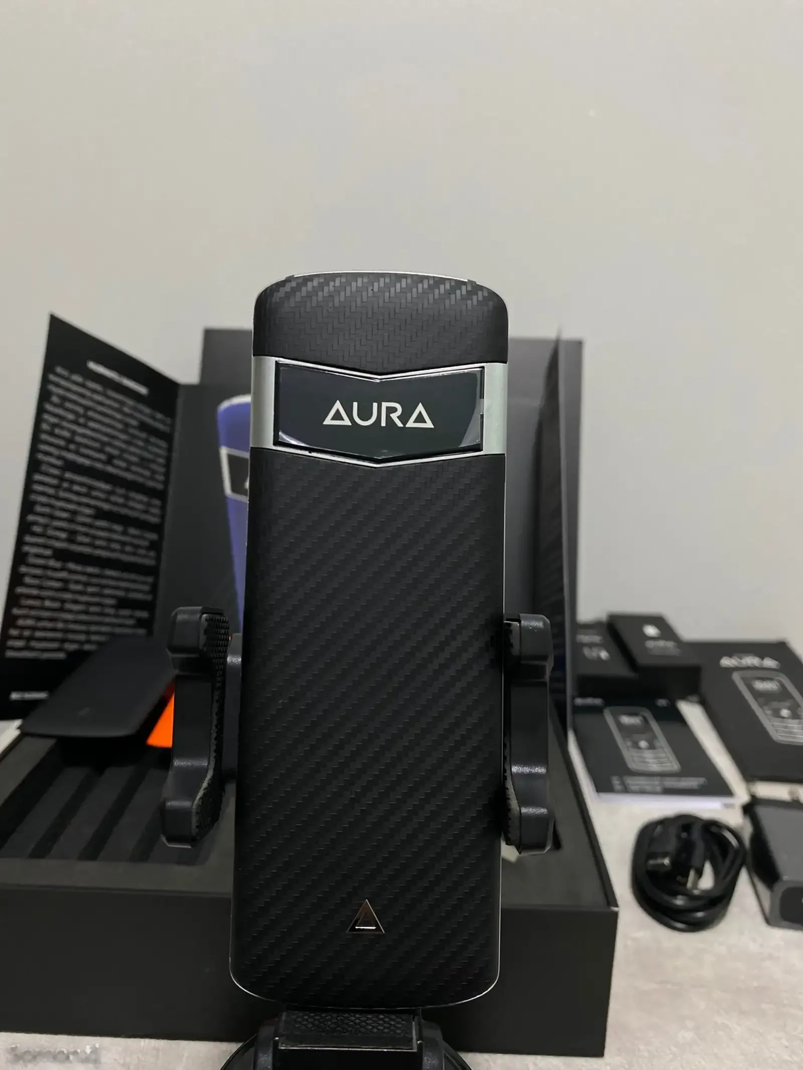 Телефон Novey Aura V1