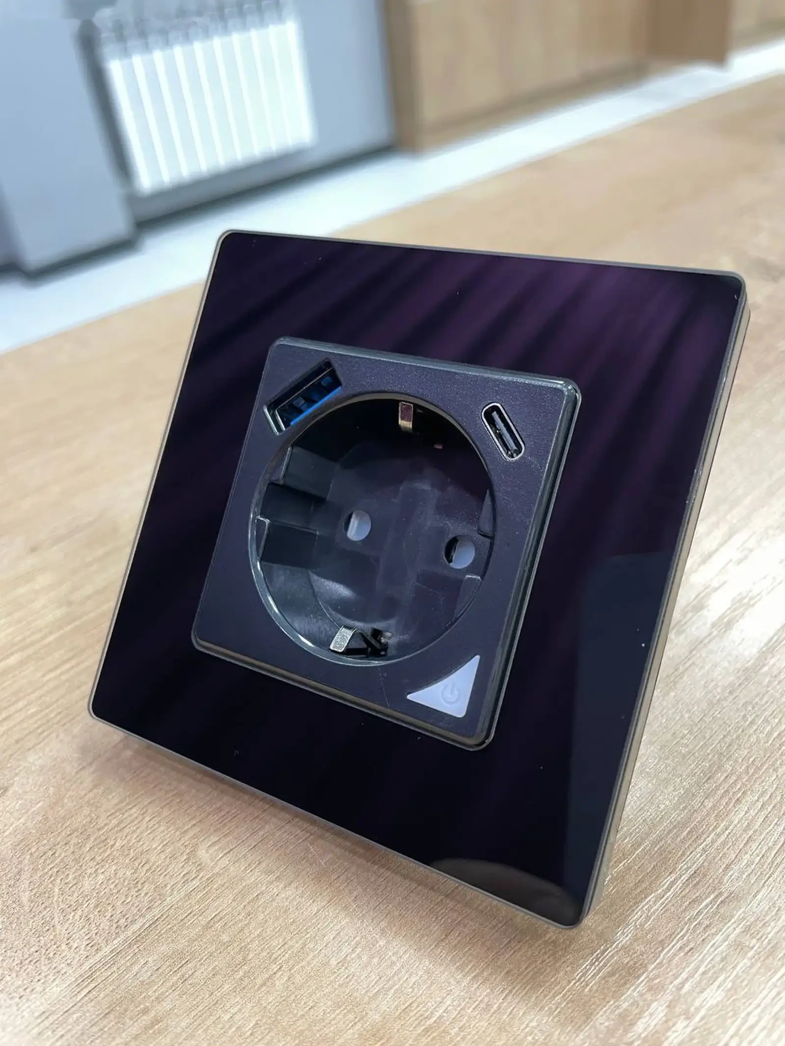 Розетка 220 V с USB и Type C, WiFi — фото 2