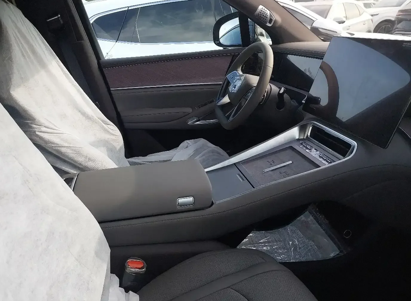 BYD Denza D9, 2025