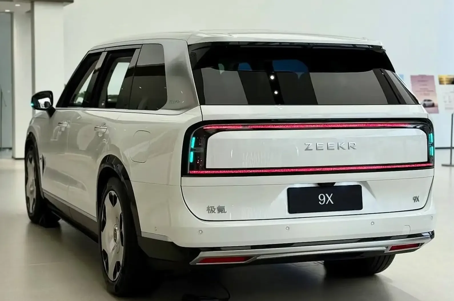 Zeekr X, 2025