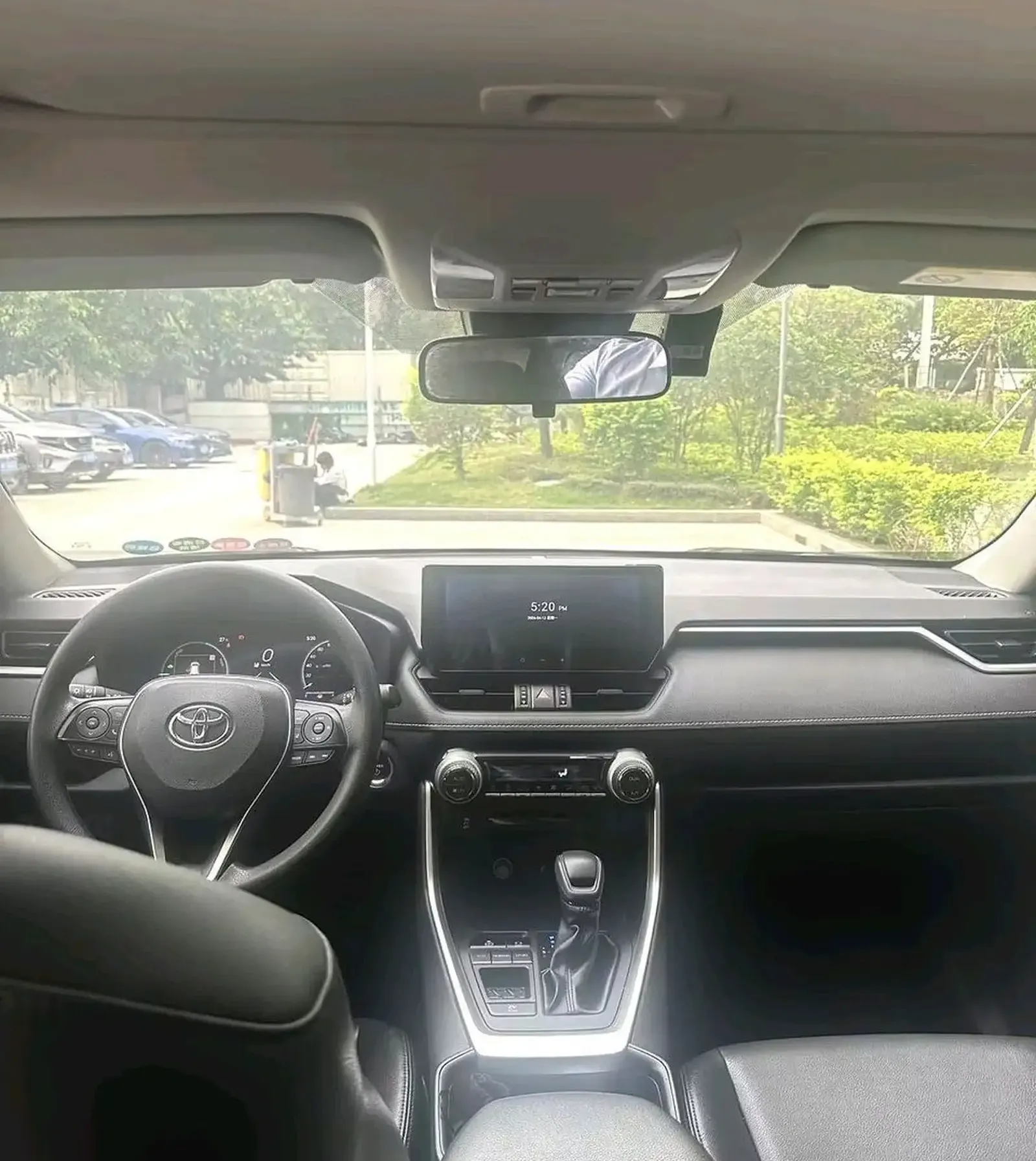 Toyota RAV 4, 2023