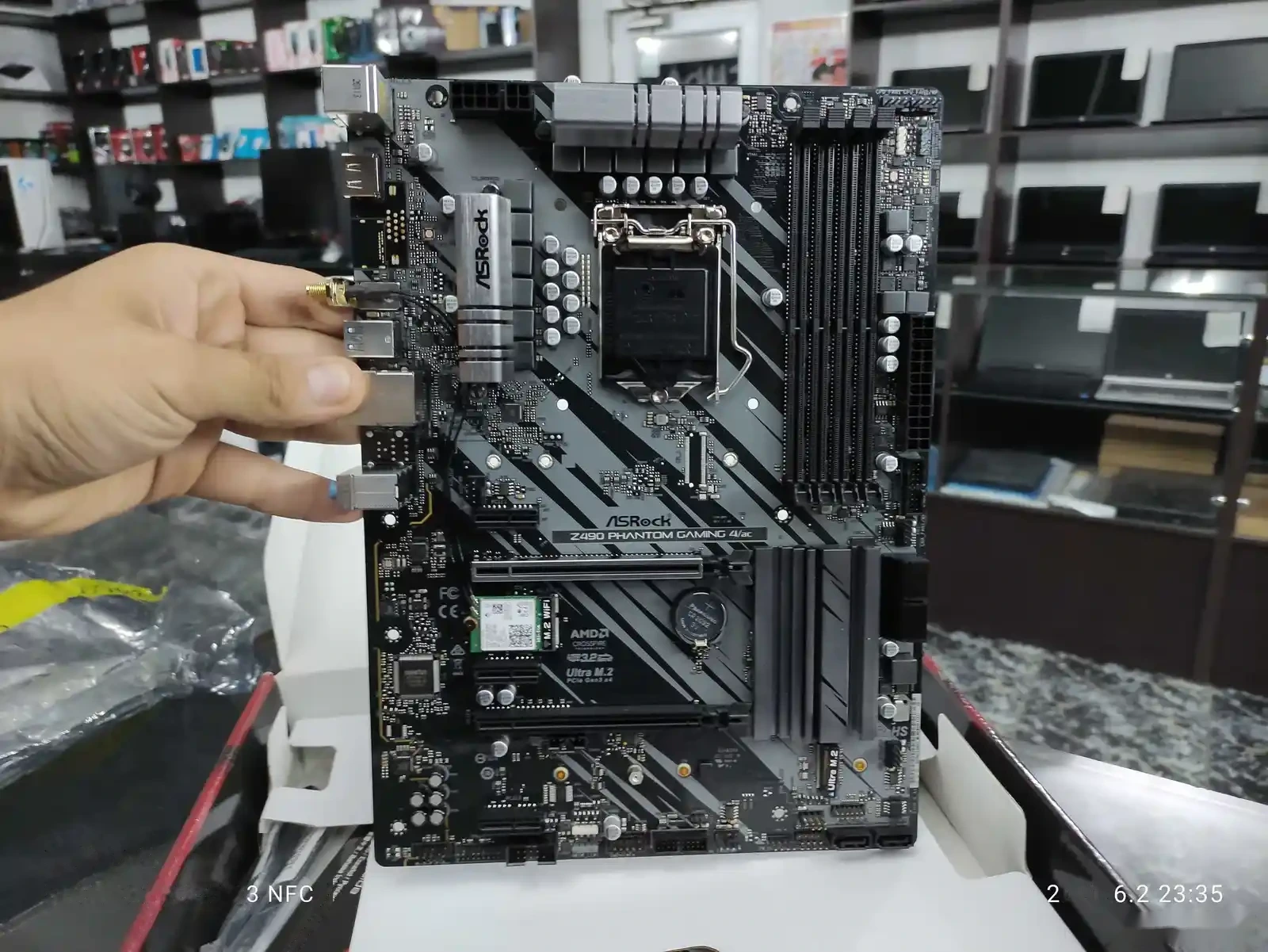 Материнская плата Asrock Z490 Phantom Gaming 4 — фото 2