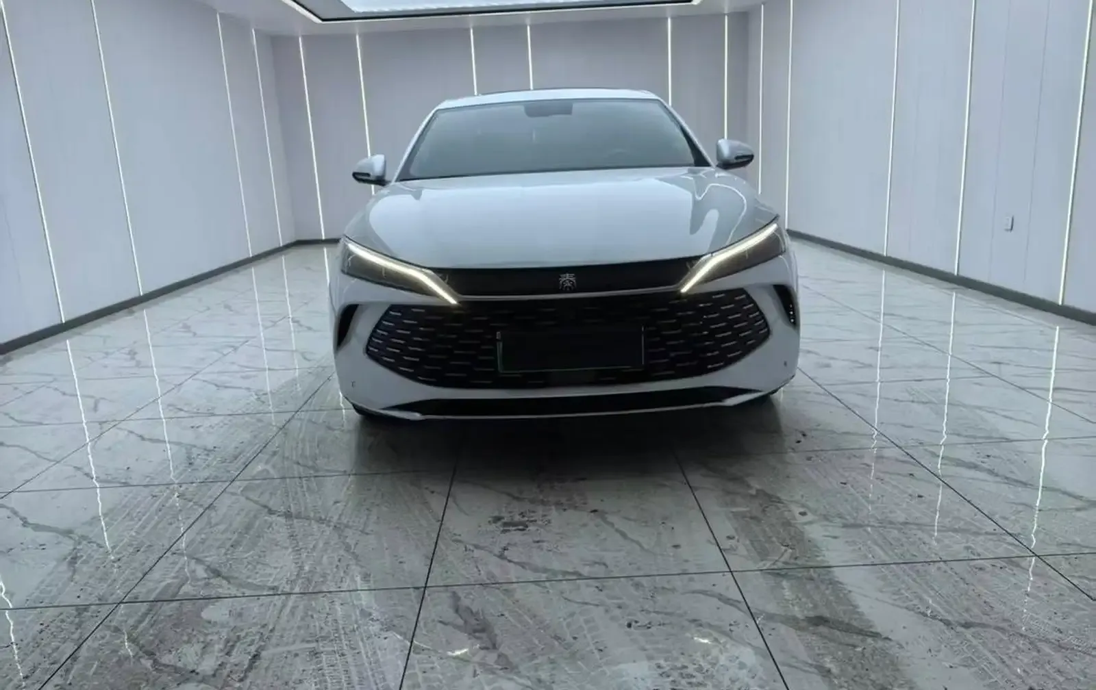 BYD Qin L, 2025