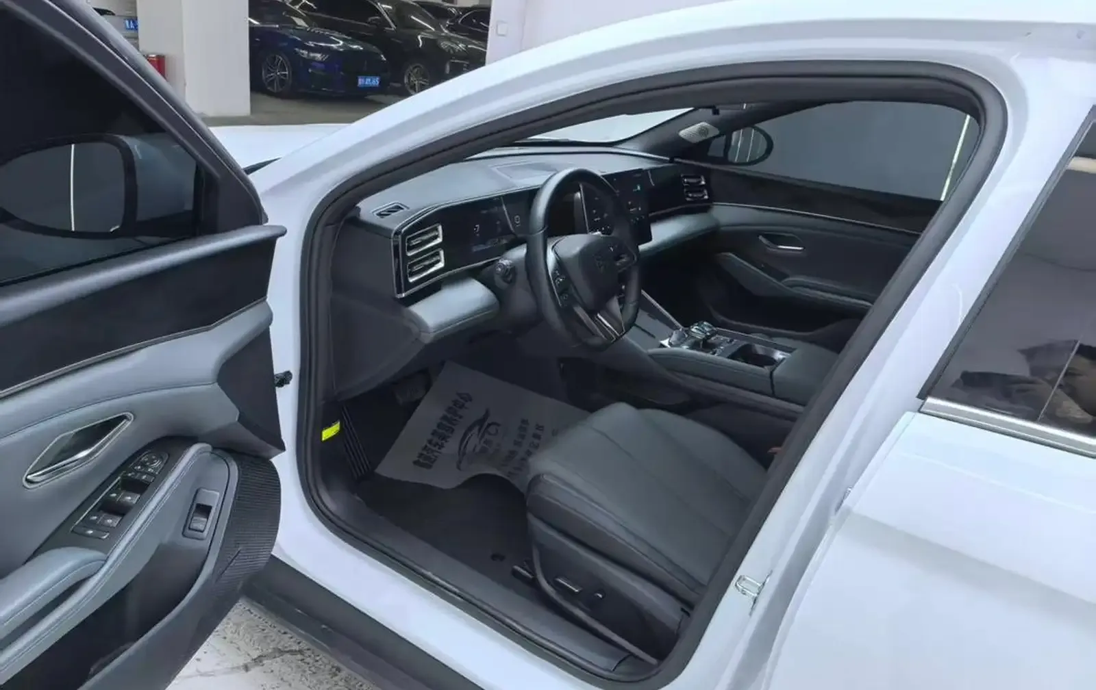 BYD Qin L, 2025