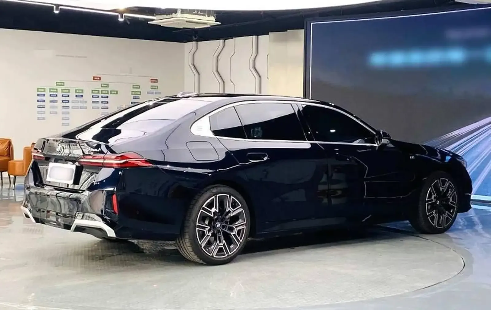 BMW 5 series, 2025