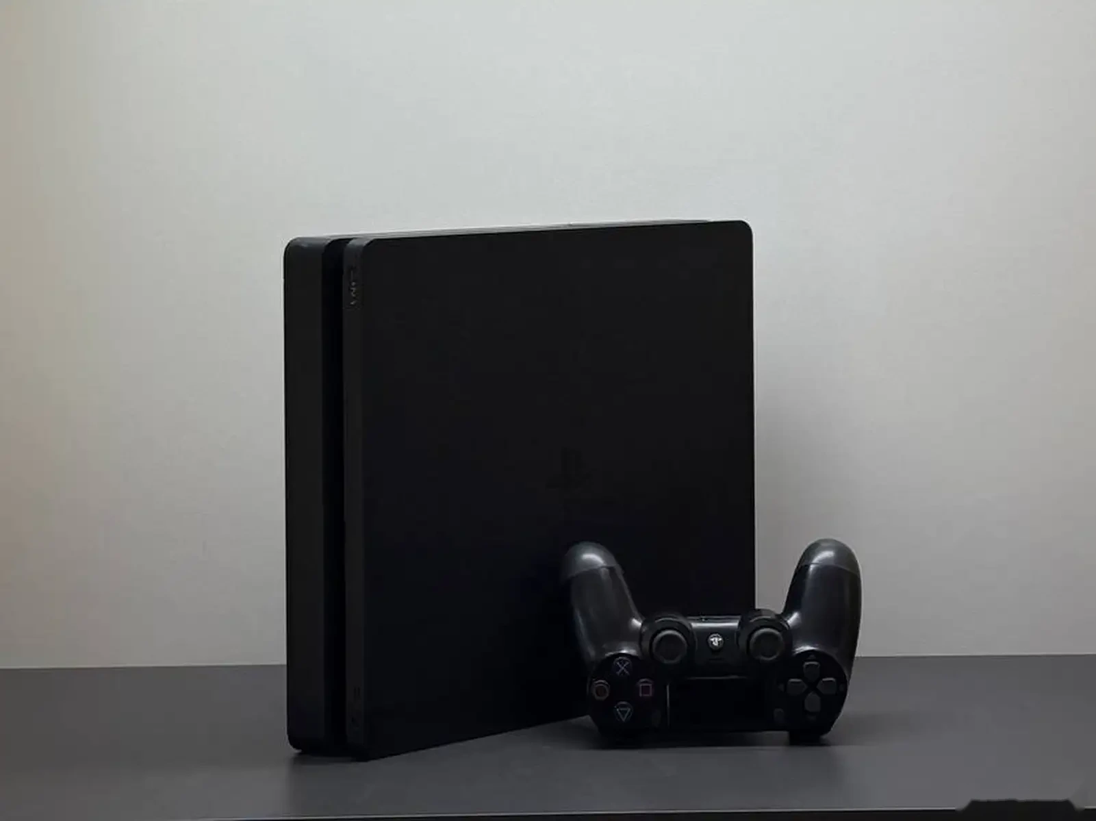 Игровая приставка Sony PlayStation 4 Slim — фото 2
