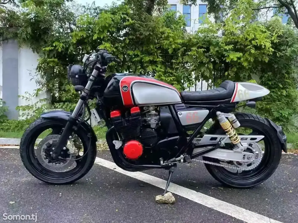Мотоцикл Honda CB400 на заказ