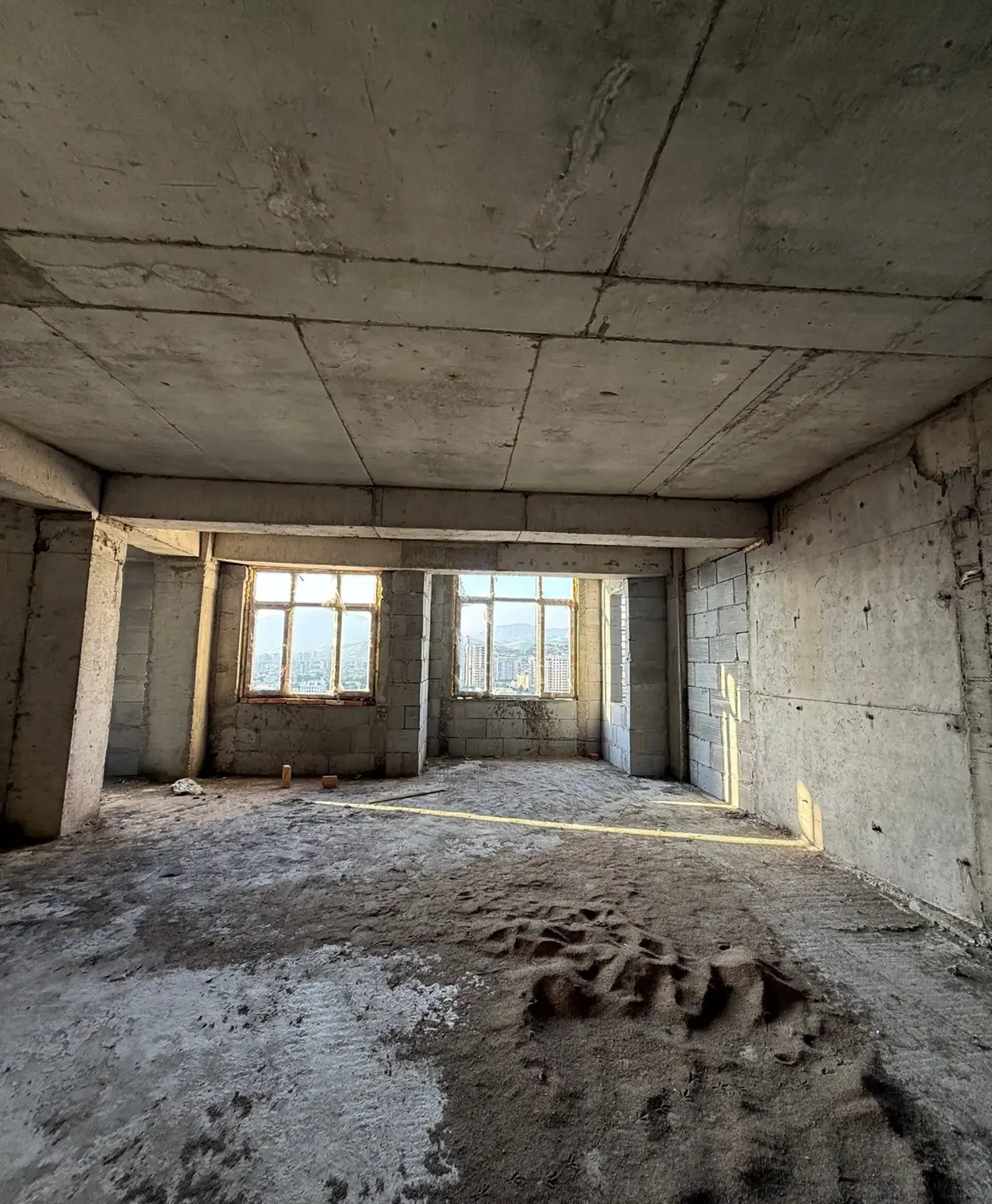 3-комн. квартира, 15 этаж, 105 м², Исмоили Сомони, Спартак, Лухтак