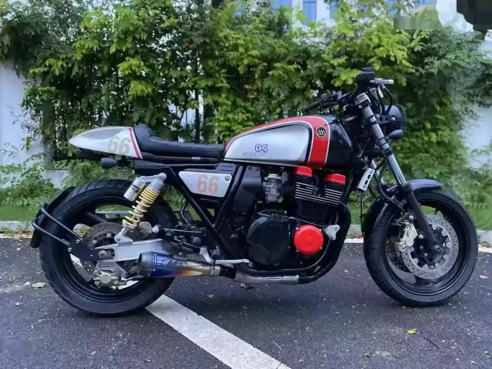 Мотоцикл Honda CB400 на заказ