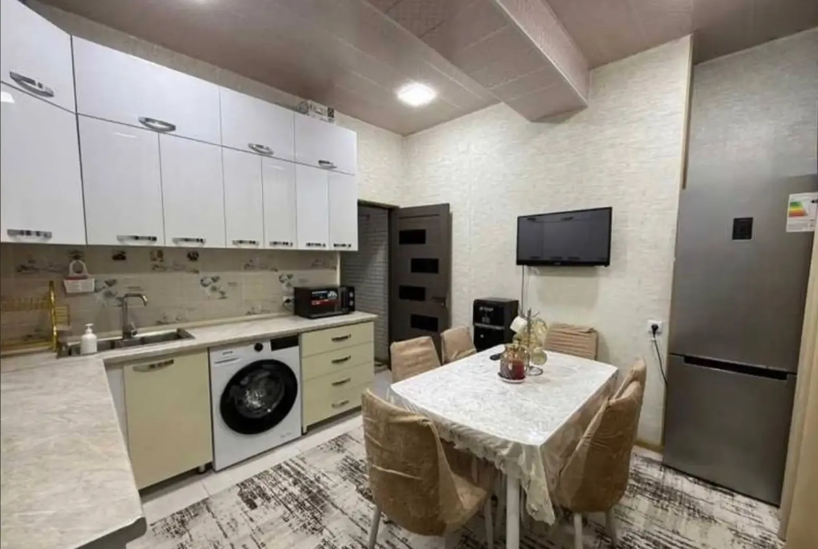 2-комн. квартира, 4 этаж, 70 м², Фирдавси — фото 10