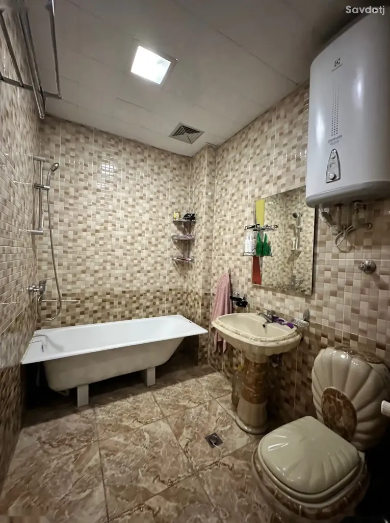 3-этажный, 9 комнатный дом, 780 м², 112 мкр, АЗС Зоир-Ойл, Кольцевая Калинина, Сино
