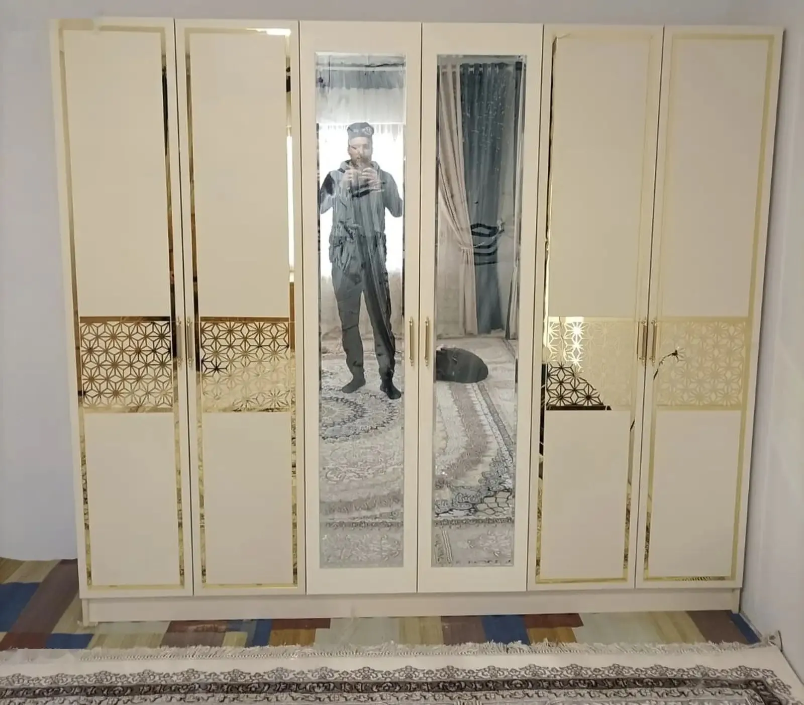 Шкаф