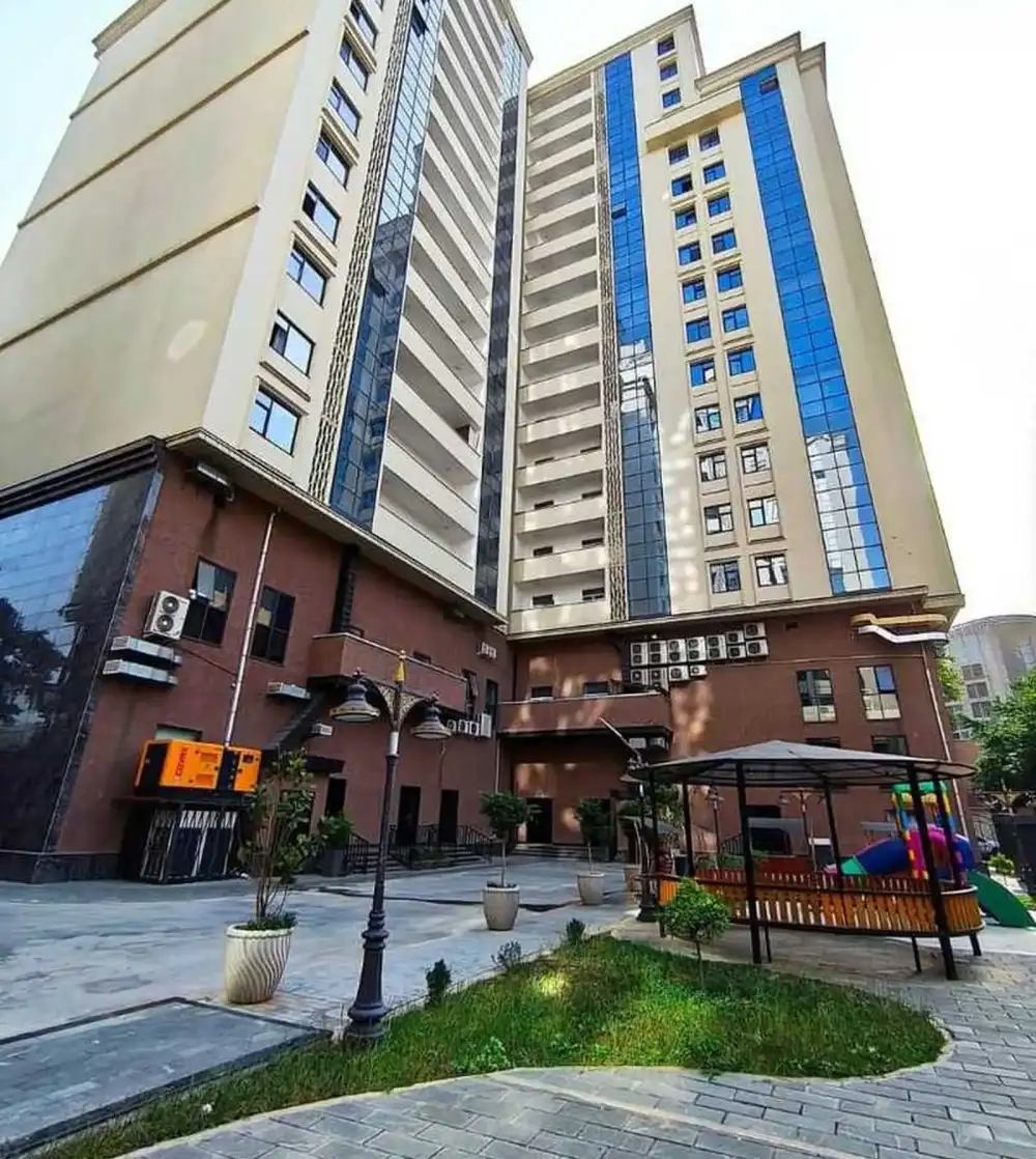 1-комн. квартира, 4 этаж, 60 м², Оперка, напротив парка Куруши Кабир, дом Кафе CAF
