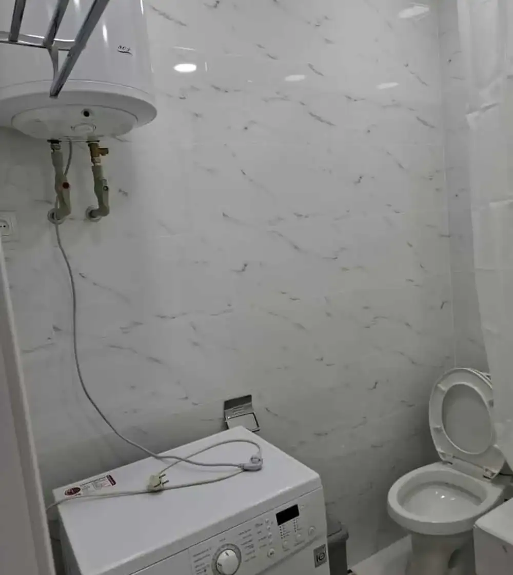 1-комн. квартира, 4 этаж, 60 м², Оперка, напротив парка Куруши Кабир, дом Кафе CAF