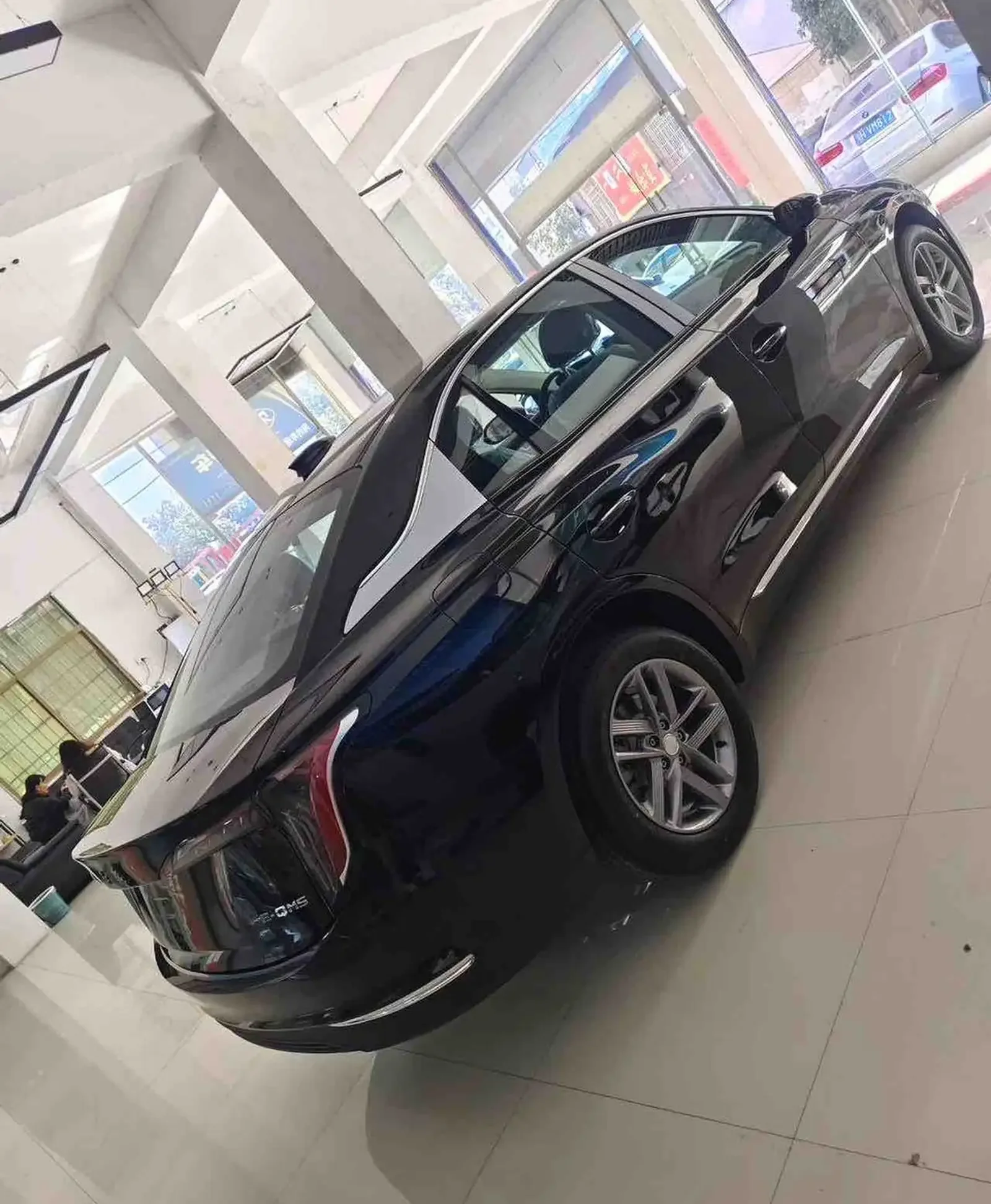 Hongqi E-QM5, 2026