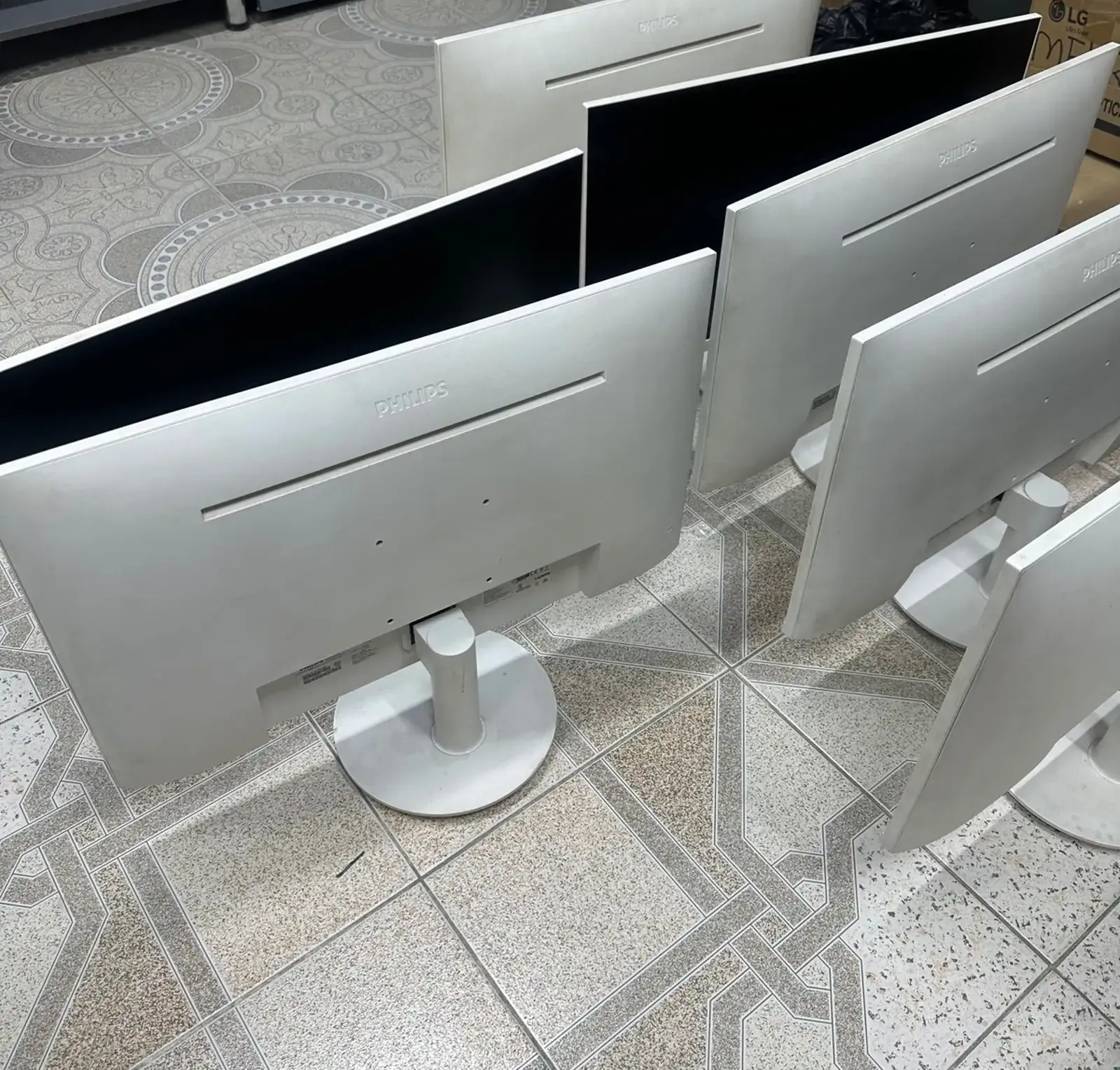 Монитор 27 Philips 27 FHD 75Гц Белый