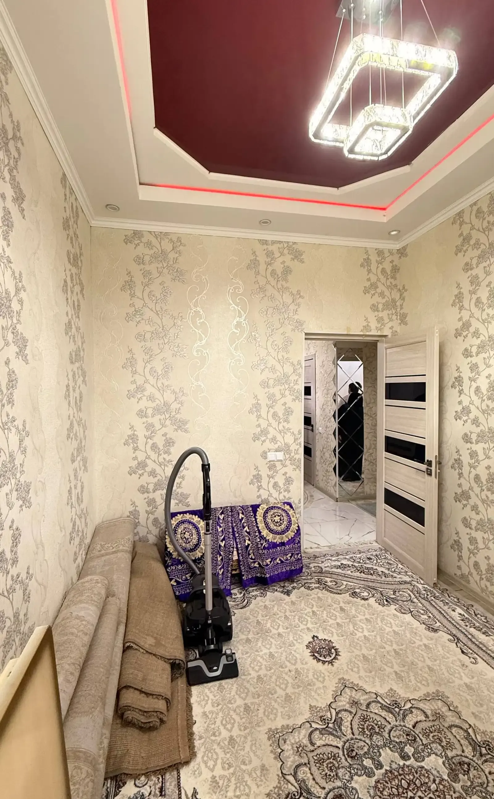 3-комн. квартира, 1 этаж, 85 м²,   102мкр — фото 4