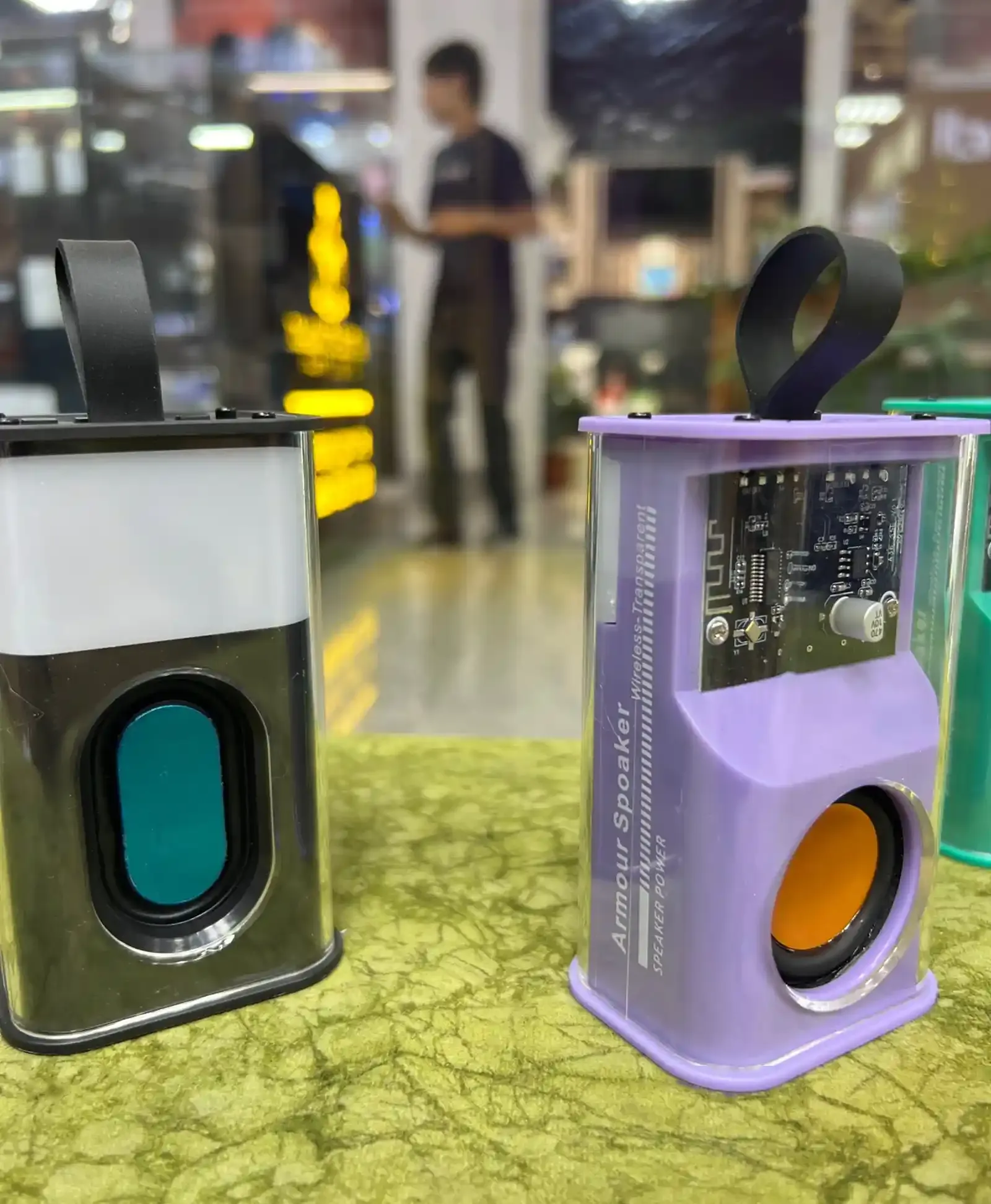 Портативная колонка Armour Speaker