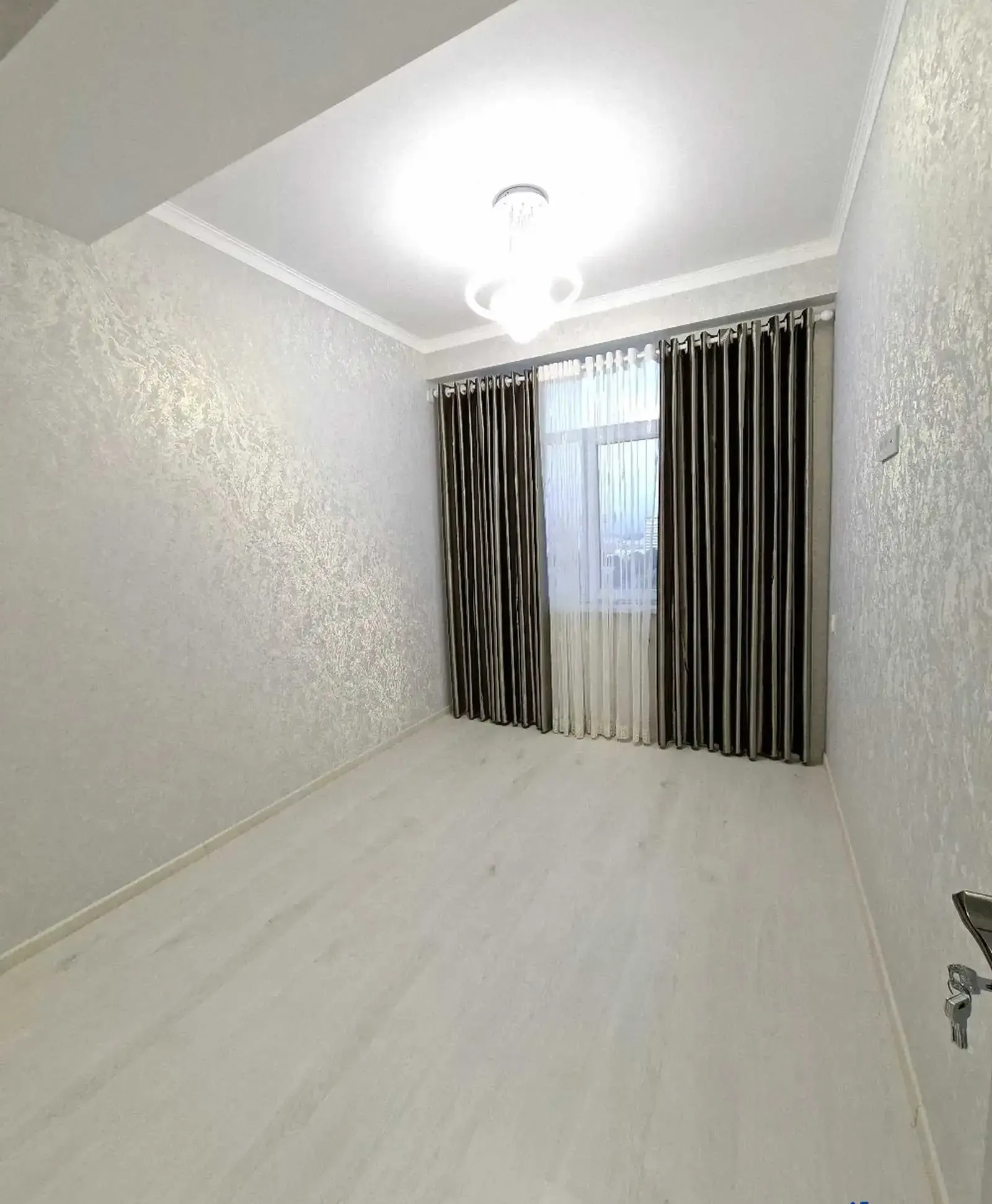 3-комн. квартира, 12 этаж, 80 м², Фирдавси Комерческий иститут