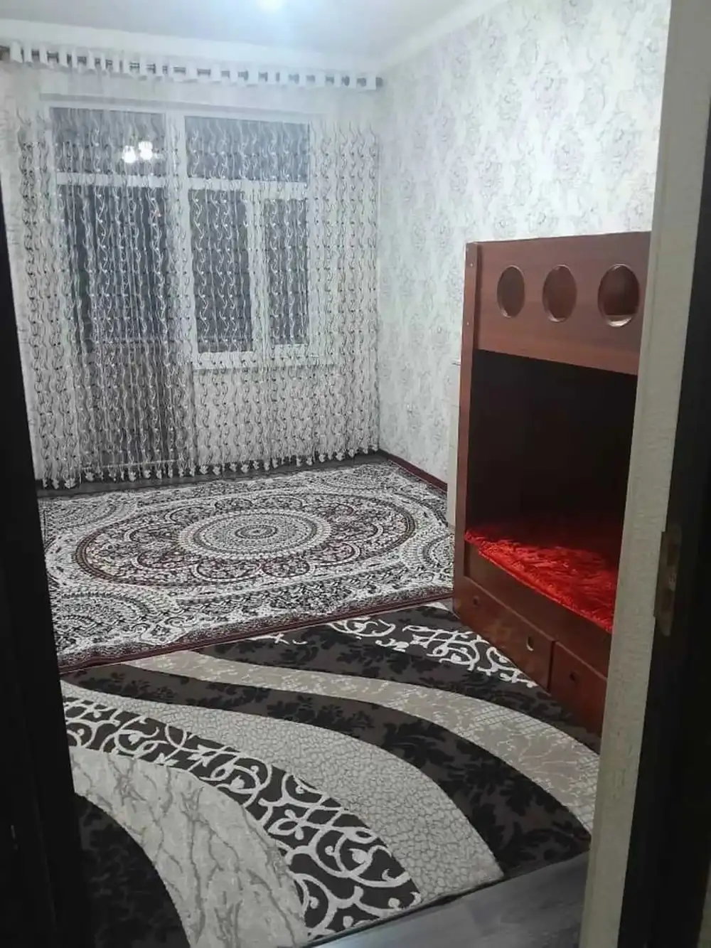 3-комн. квартира, 2 этаж, 100м², 91 мкр, садик Офтобак — фото 2