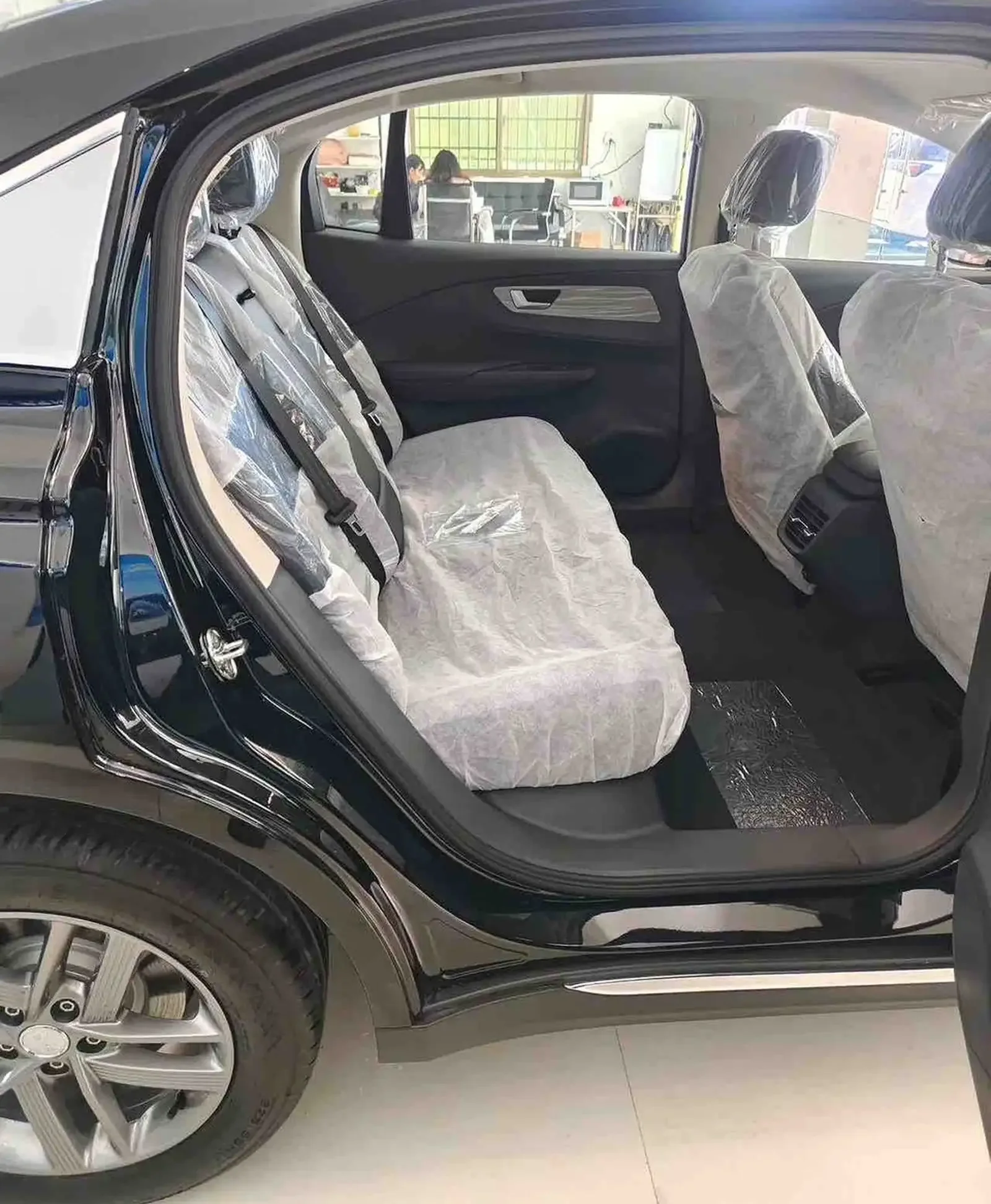 Hongqi E-QM5, 2026