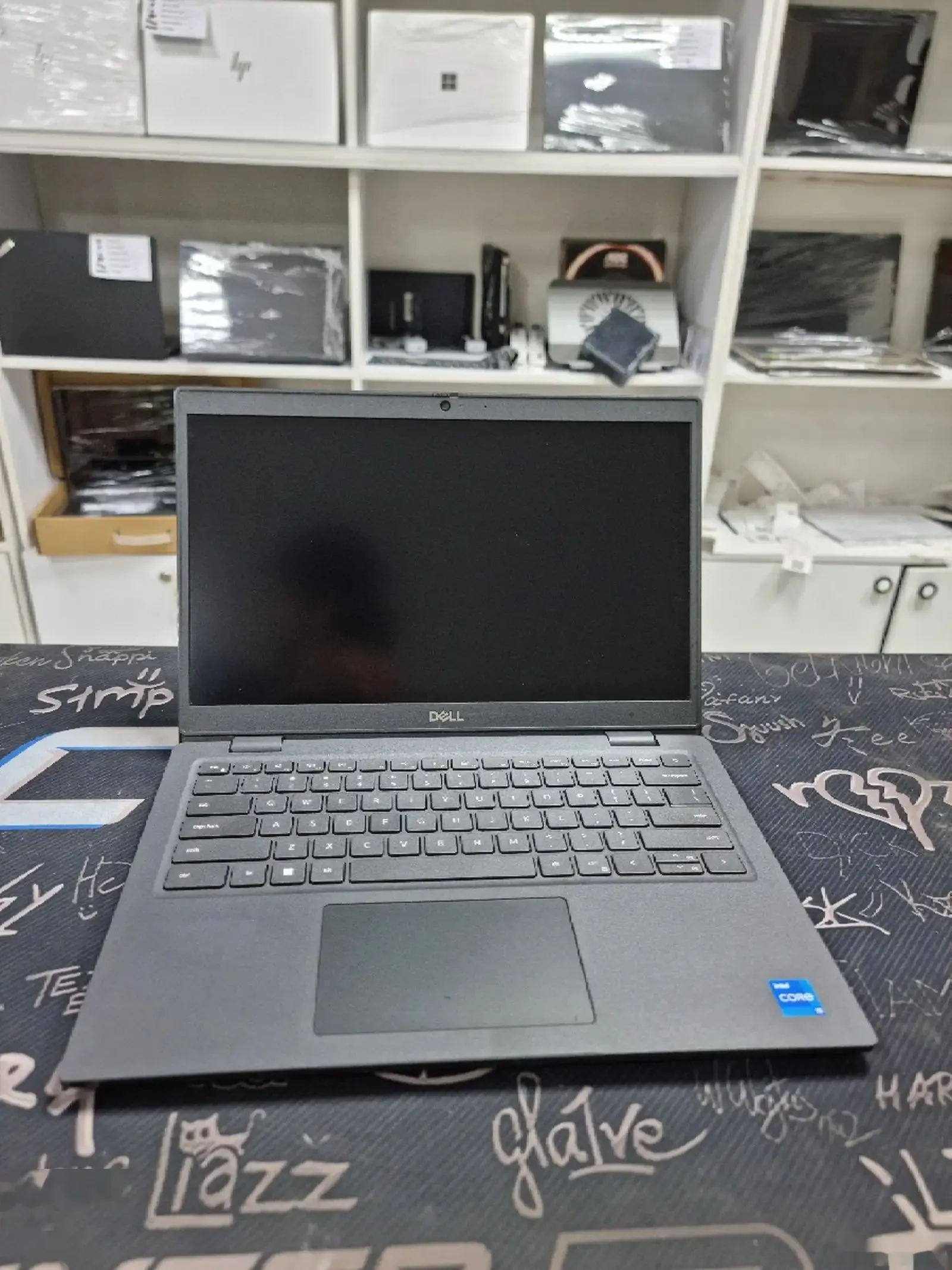 Ноутбук dell 14.0 i5-11th RAM 16GB DDR4 SSD 256GB